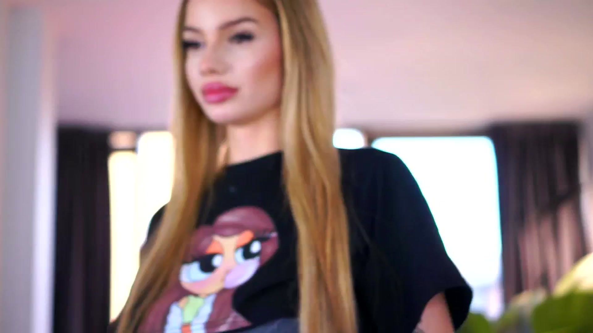 Gallery image thumbnail from NicolleBlake's myfreecams stream on, 11/26/2024, 14:21 image 19 of 20