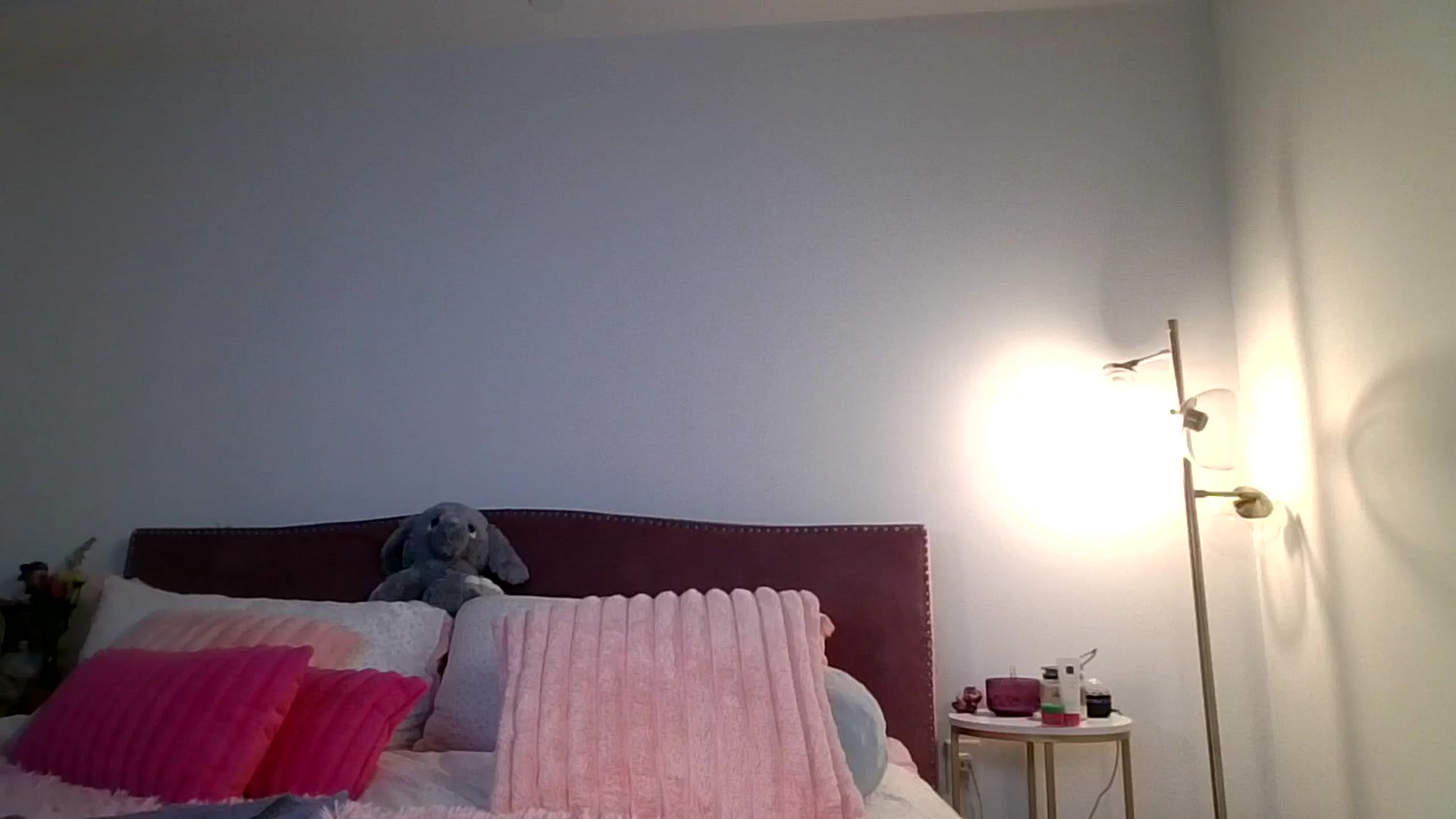 Gallery image thumbnail from NicolleBlake's myfreecams stream on, 03/17/2026, 04:49 image 14 of 20