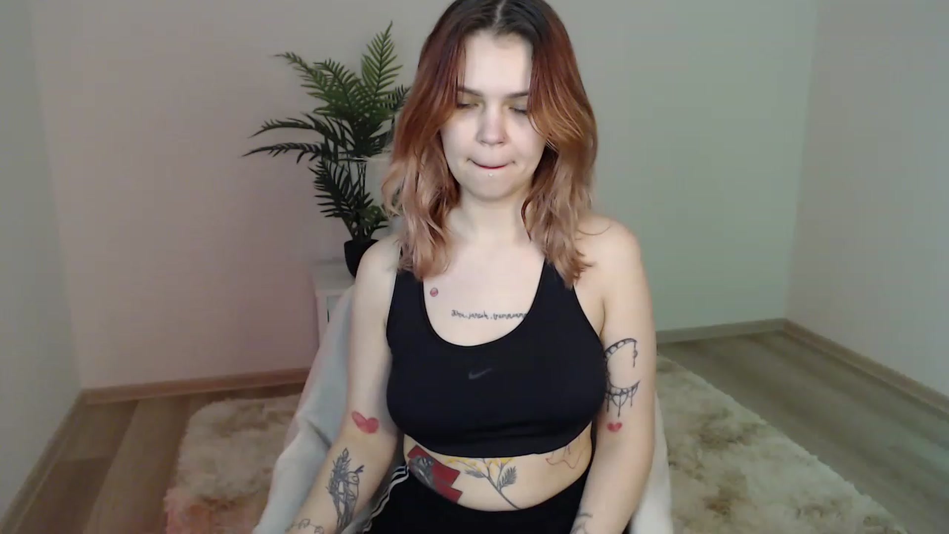 Gallery image thumbnail from NicolyRio's myfreecams stream on, 03/27/2023, 08:27 image 10 of 20