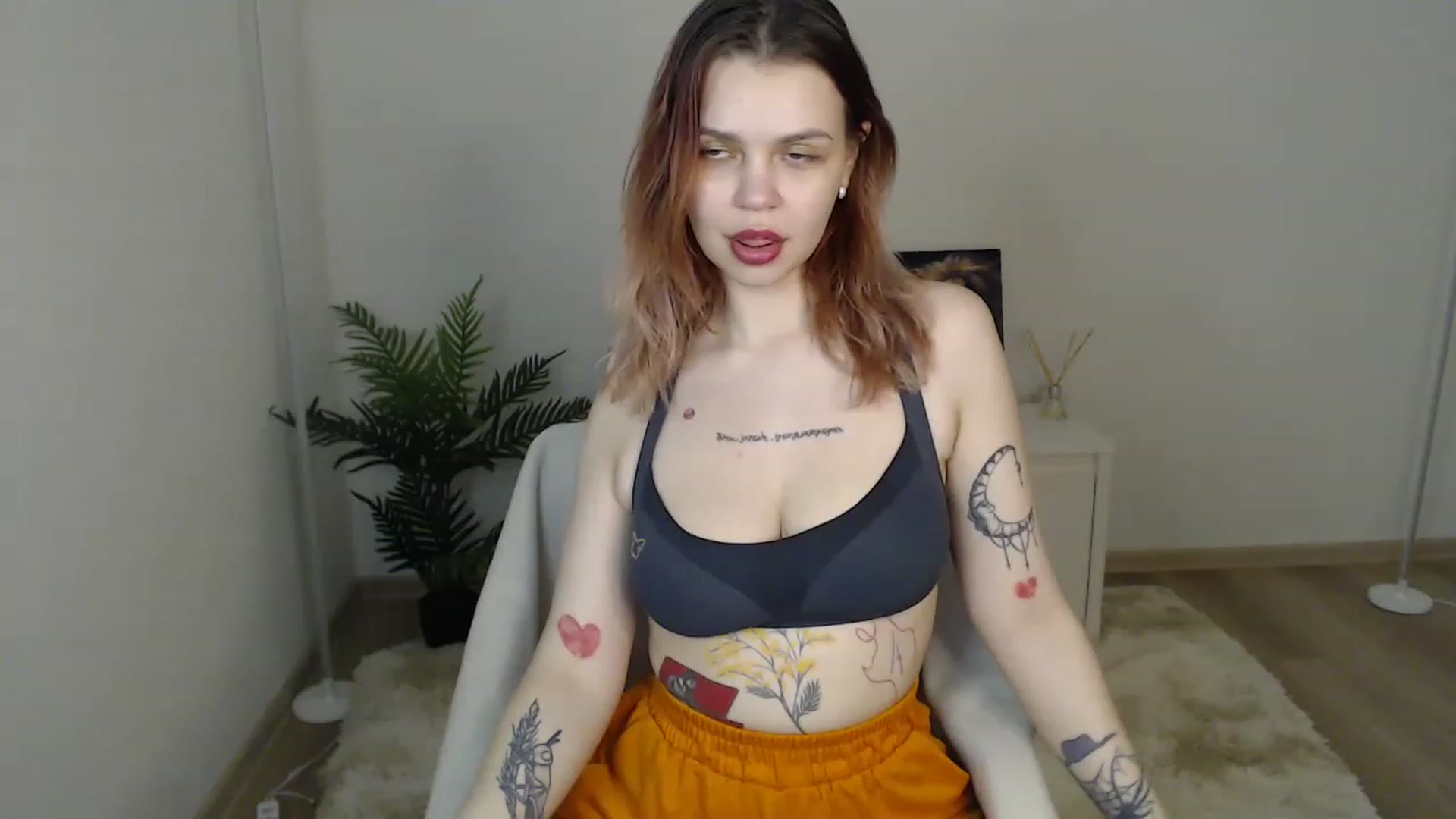 Gallery image thumbnail from NicolyRio's myfreecams stream on, 04/12/2023, 14:32 image 7 of 20