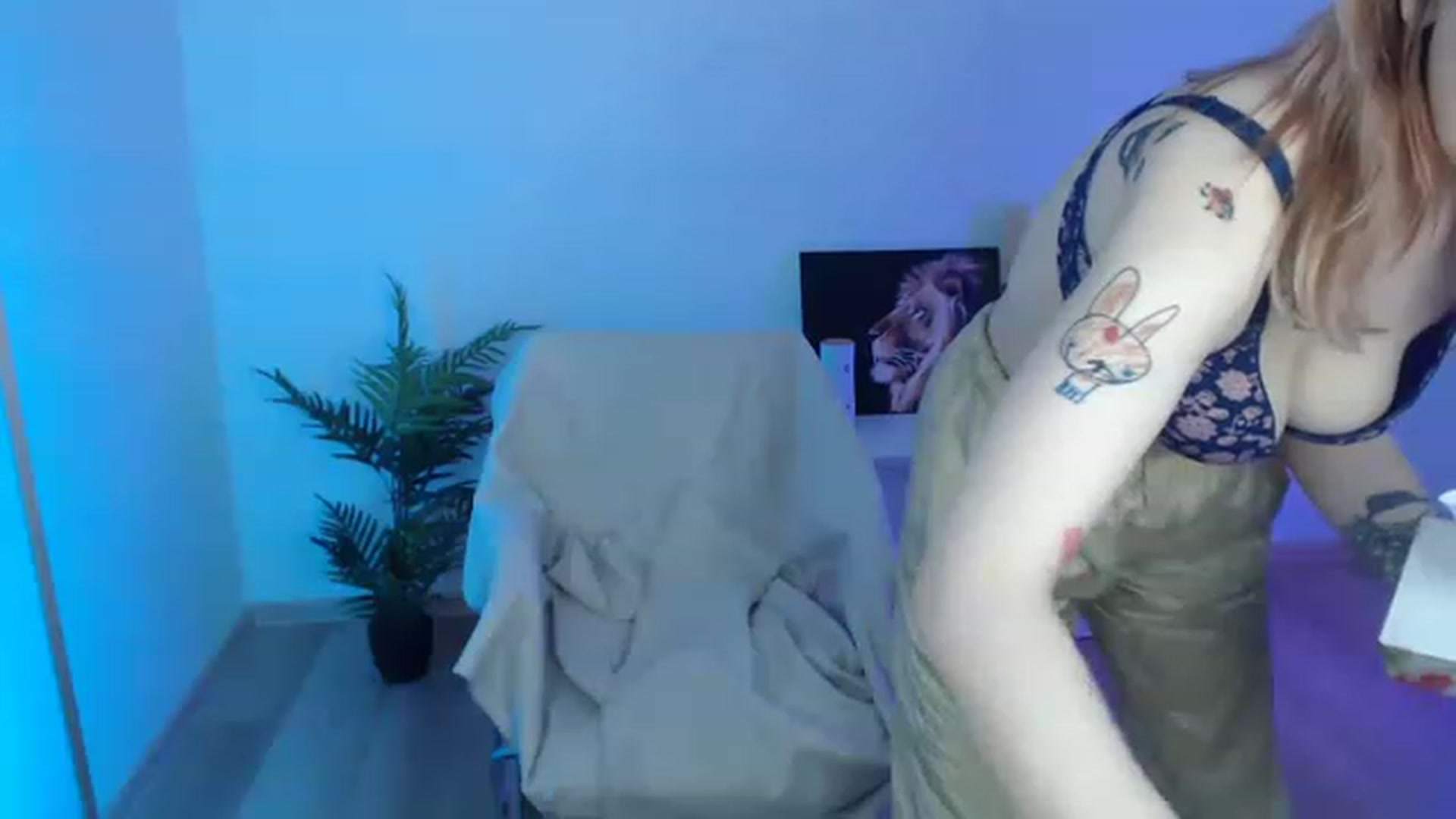 Gallery image thumbnail from NicolyRio's myfreecams stream on, 05/19/2023, 10:21 image 11 of 20