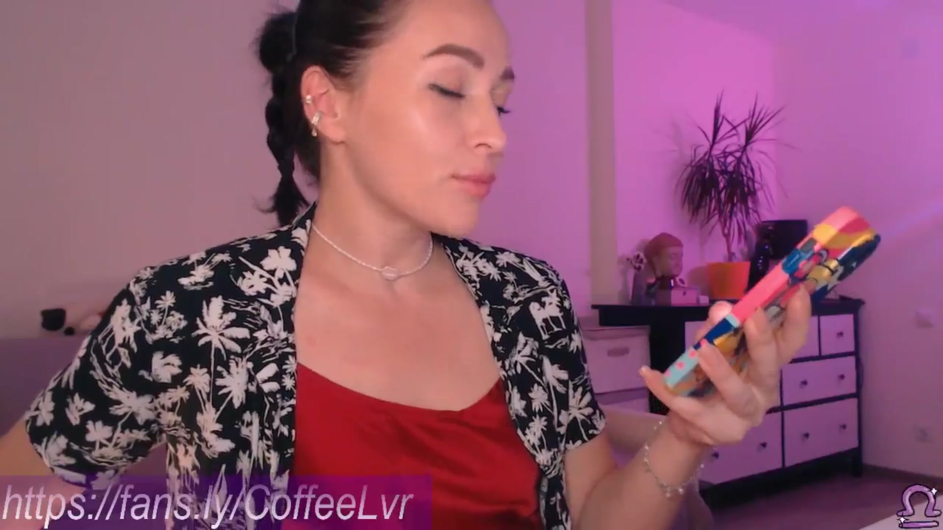 Gallery image thumbnail from NightBrew's myfreecams stream on, 08/09/2025, 20:06 image 10 of 20