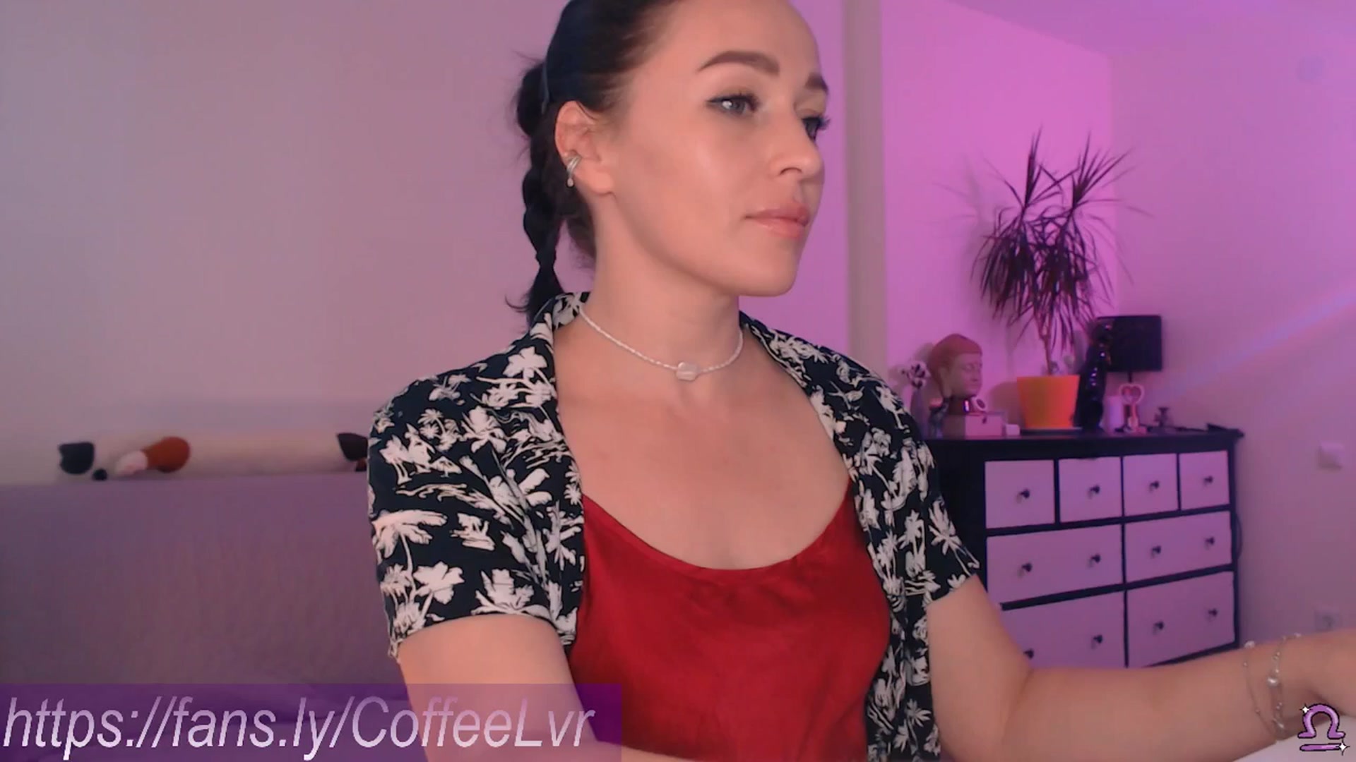 Gallery image thumbnail from NightBrew's myfreecams stream on, 08/09/2025, 20:06 image 2 of 20
