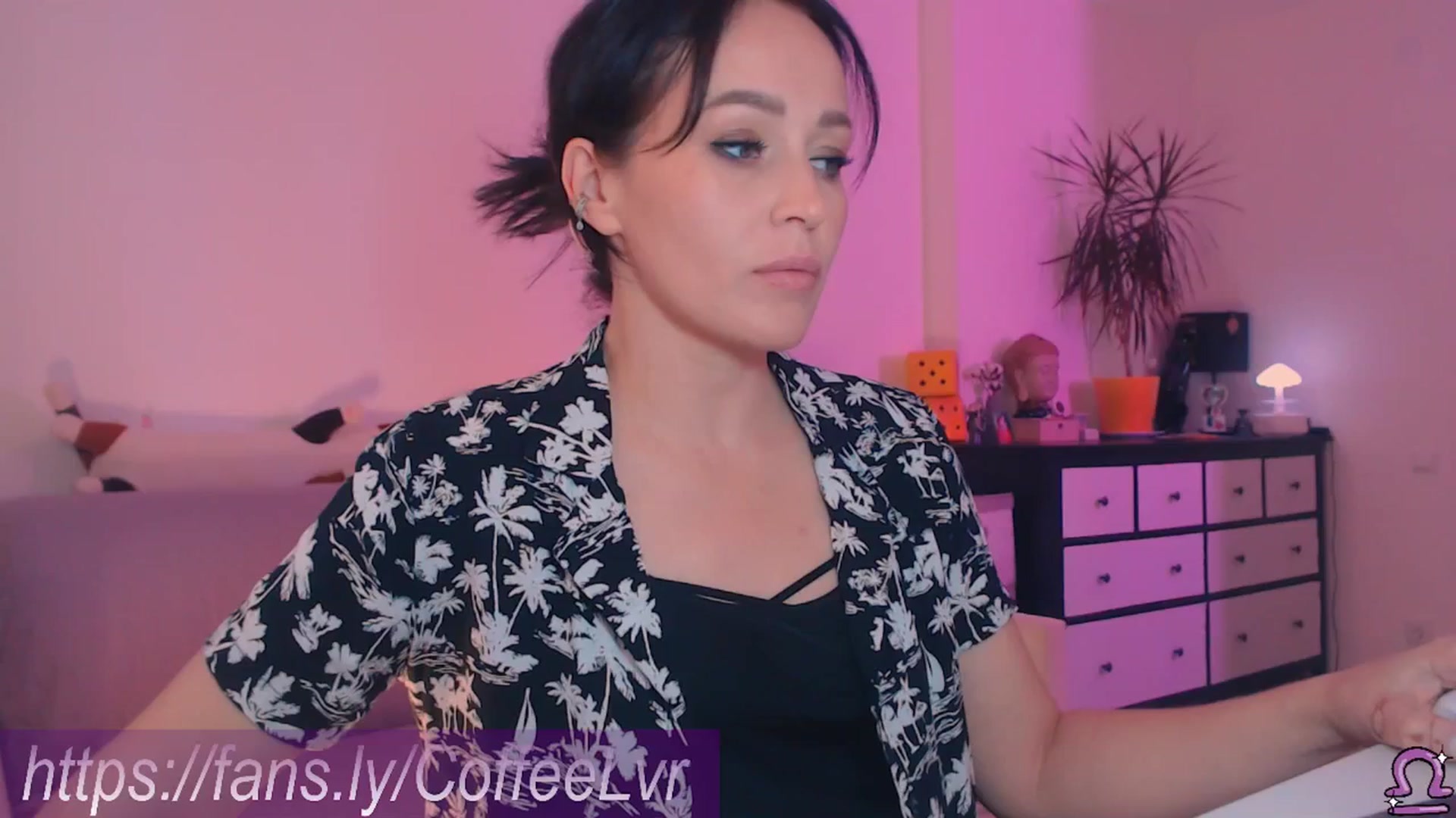 Gallery image thumbnail from NightBrew's myfreecams stream on, 09/28/2025, 17:58 image 1 of 20