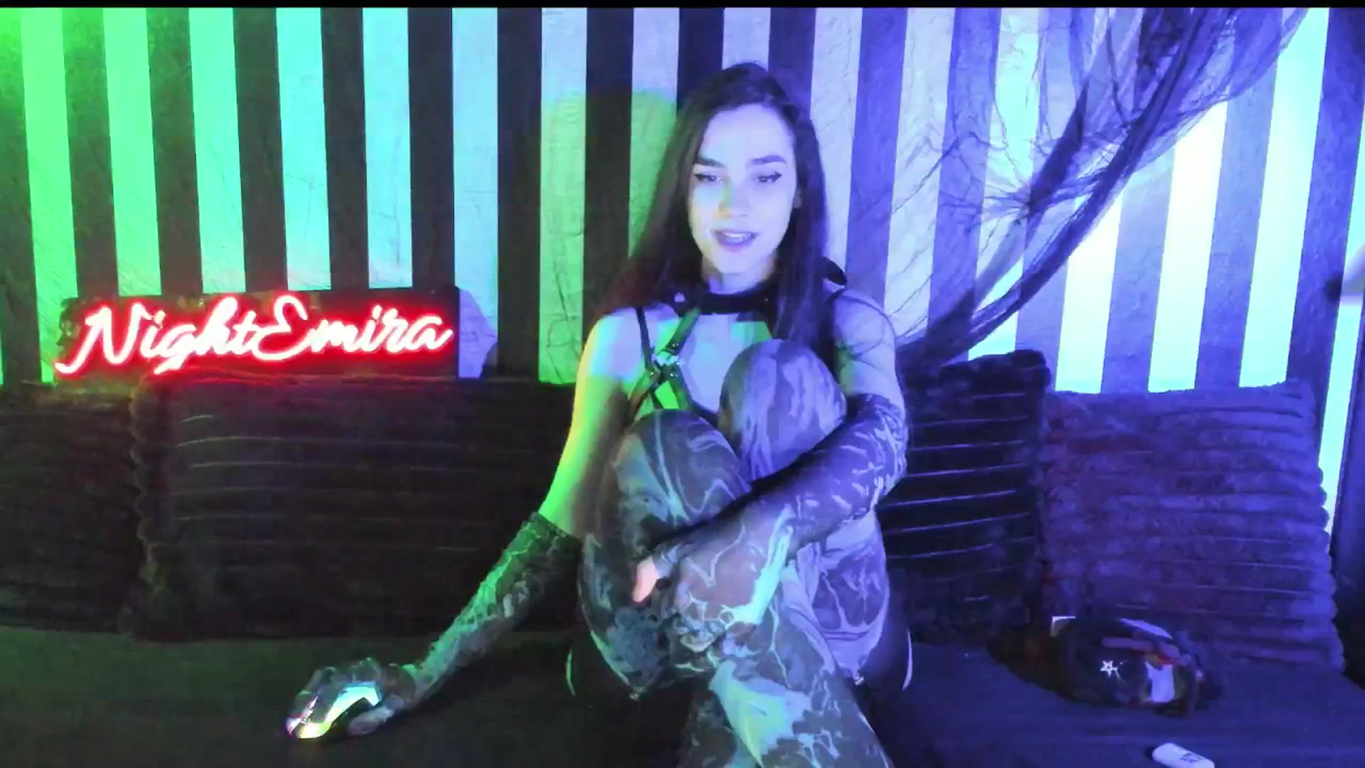 Gallery image thumbnail from NightEmira's myfreecams stream on, 05/17/2024, 14:49 image 17 of 20