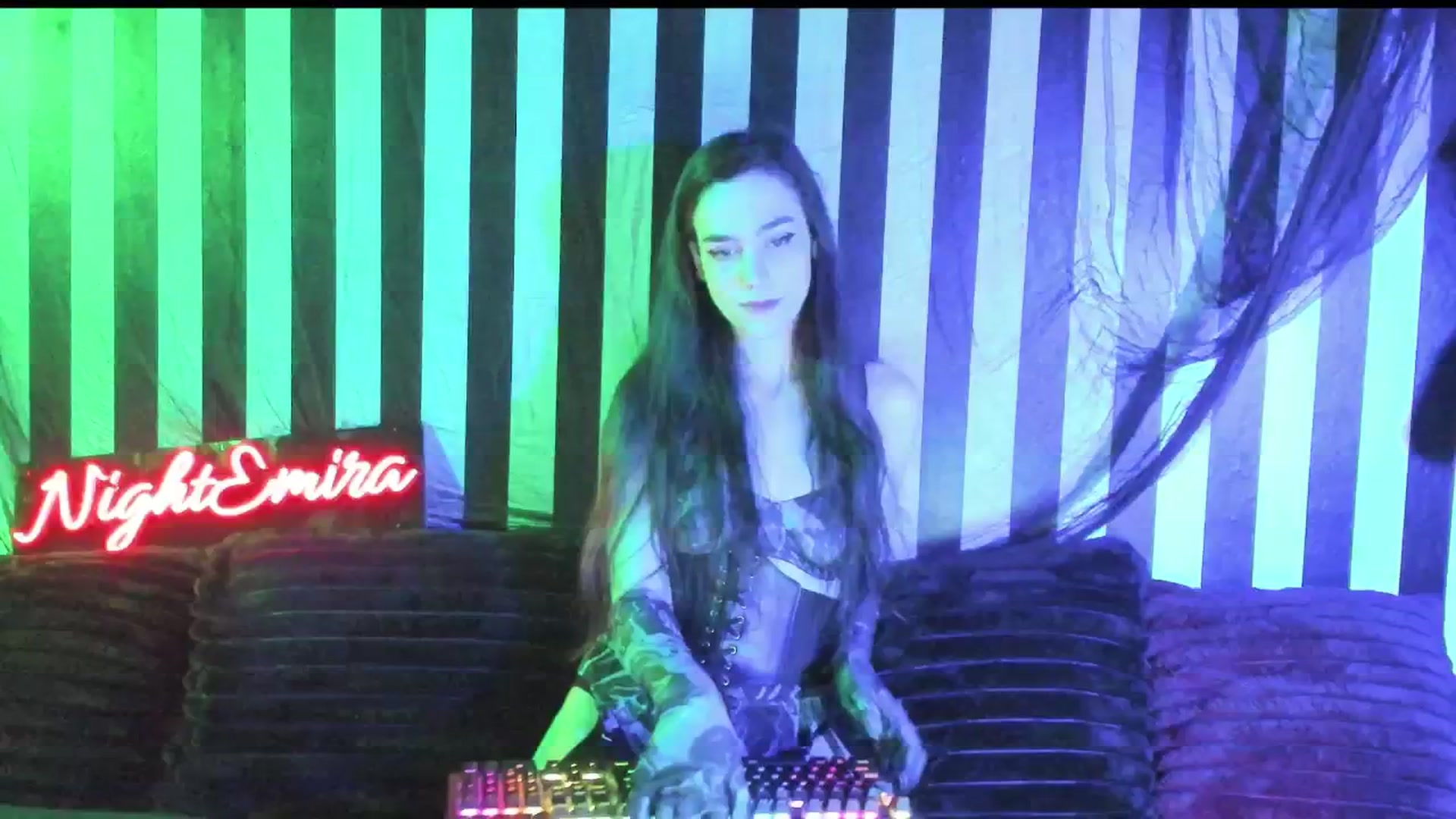 Gallery image thumbnail from NightEmira's myfreecams stream on, 05/17/2024, 14:49 image 1 of 20