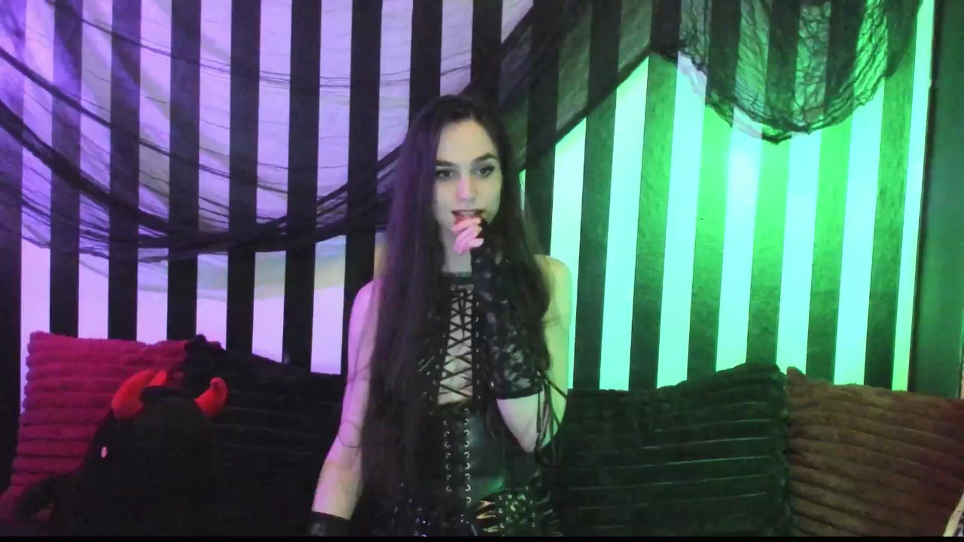Gallery image thumbnail from NightEmira's myfreecams stream on, 07/22/2024, 07:34 image 2 of 20
