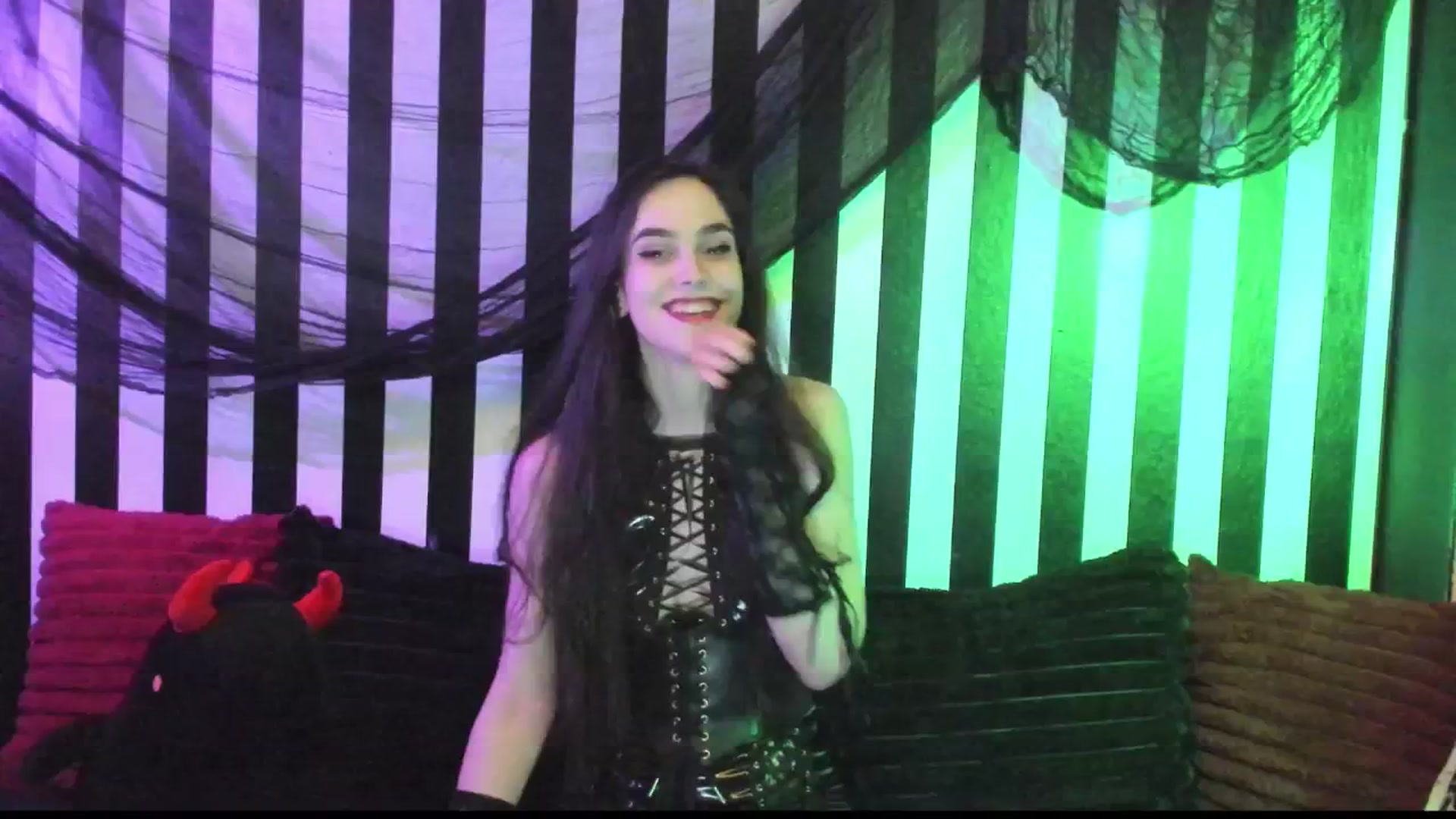 Gallery image thumbnail from NightEmira's myfreecams stream on, 07/22/2024, 07:34 image 5 of 20