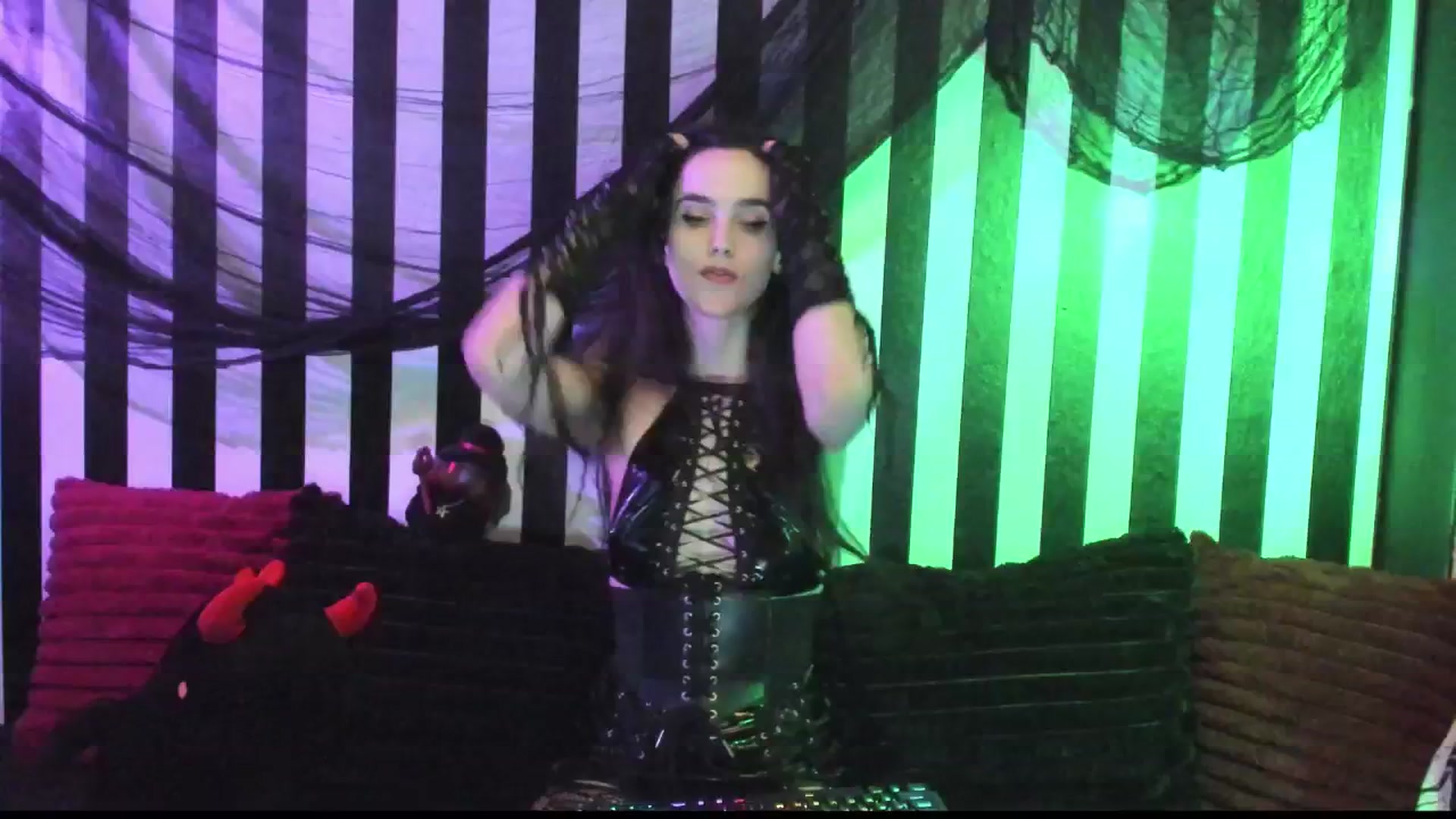 Gallery image thumbnail from NightEmira's myfreecams stream on, 07/22/2024, 09:41 image 19 of 20