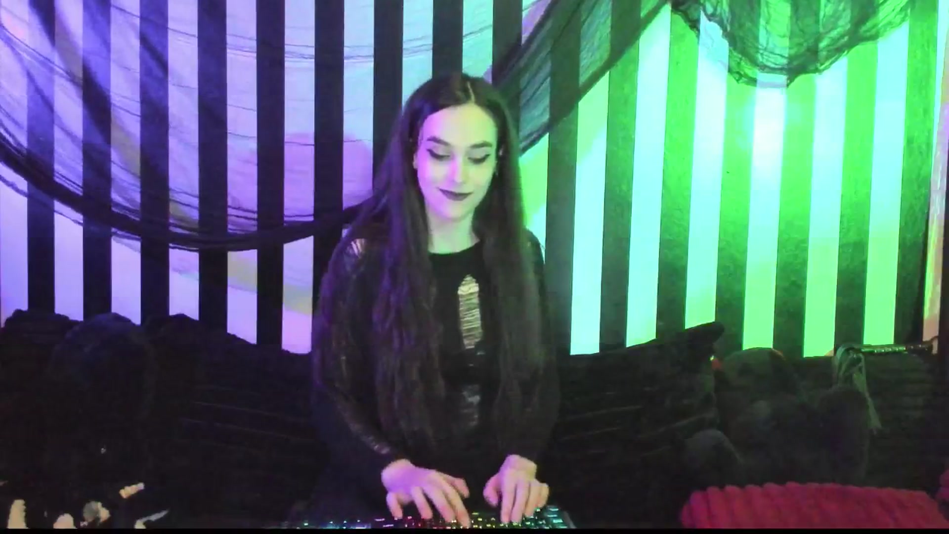 Gallery image thumbnail from NightEmira's myfreecams stream on, 08/25/2024, 10:38 image 15 of 20