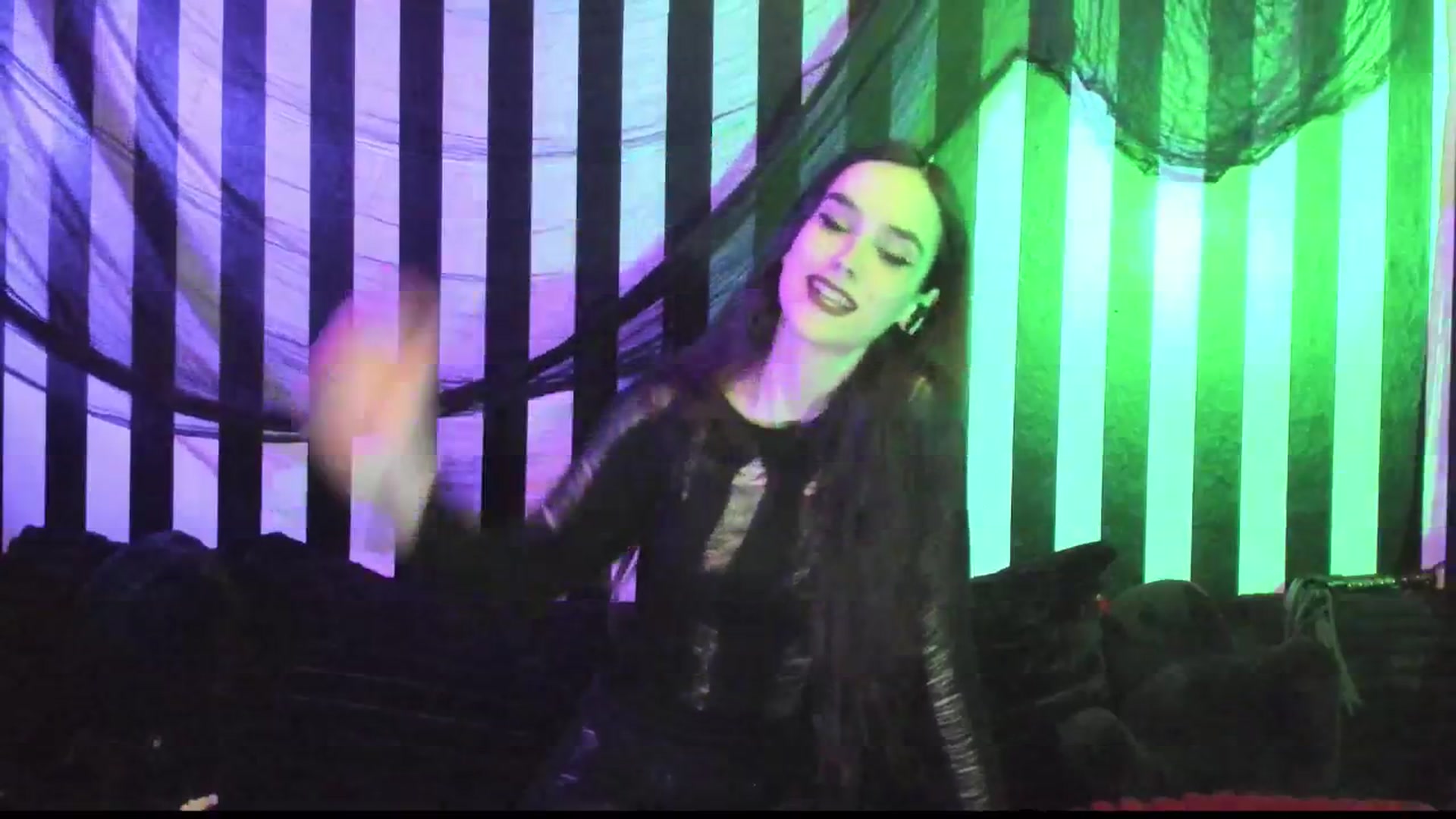 Gallery image thumbnail from NightEmira's myfreecams stream on, 08/25/2024, 10:38 image 19 of 20