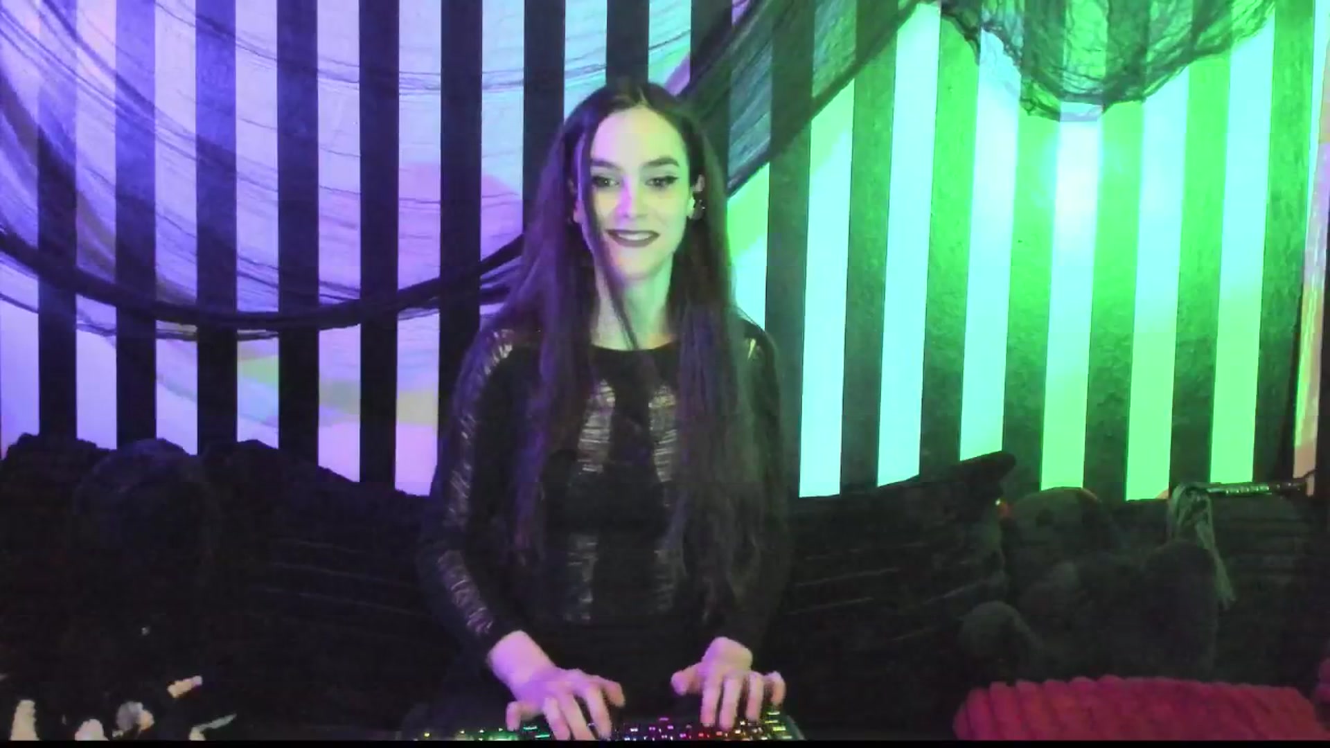 Gallery image thumbnail from NightEmira's myfreecams stream on, 08/25/2024, 10:38 image 14 of 20