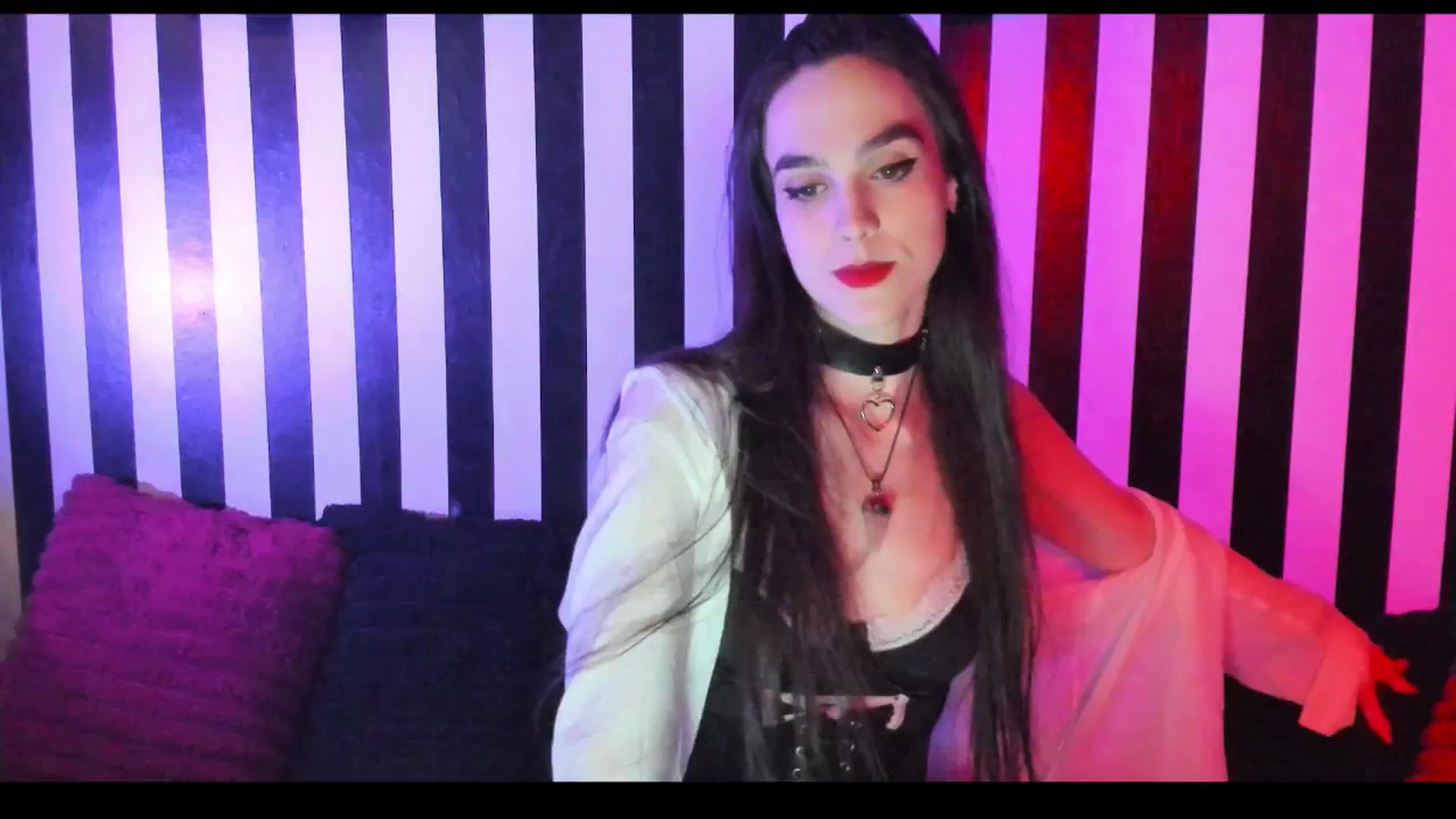 Gallery image thumbnail from NightEmira's myfreecams stream on, 04/07/2025, 09:12 image 19 of 20