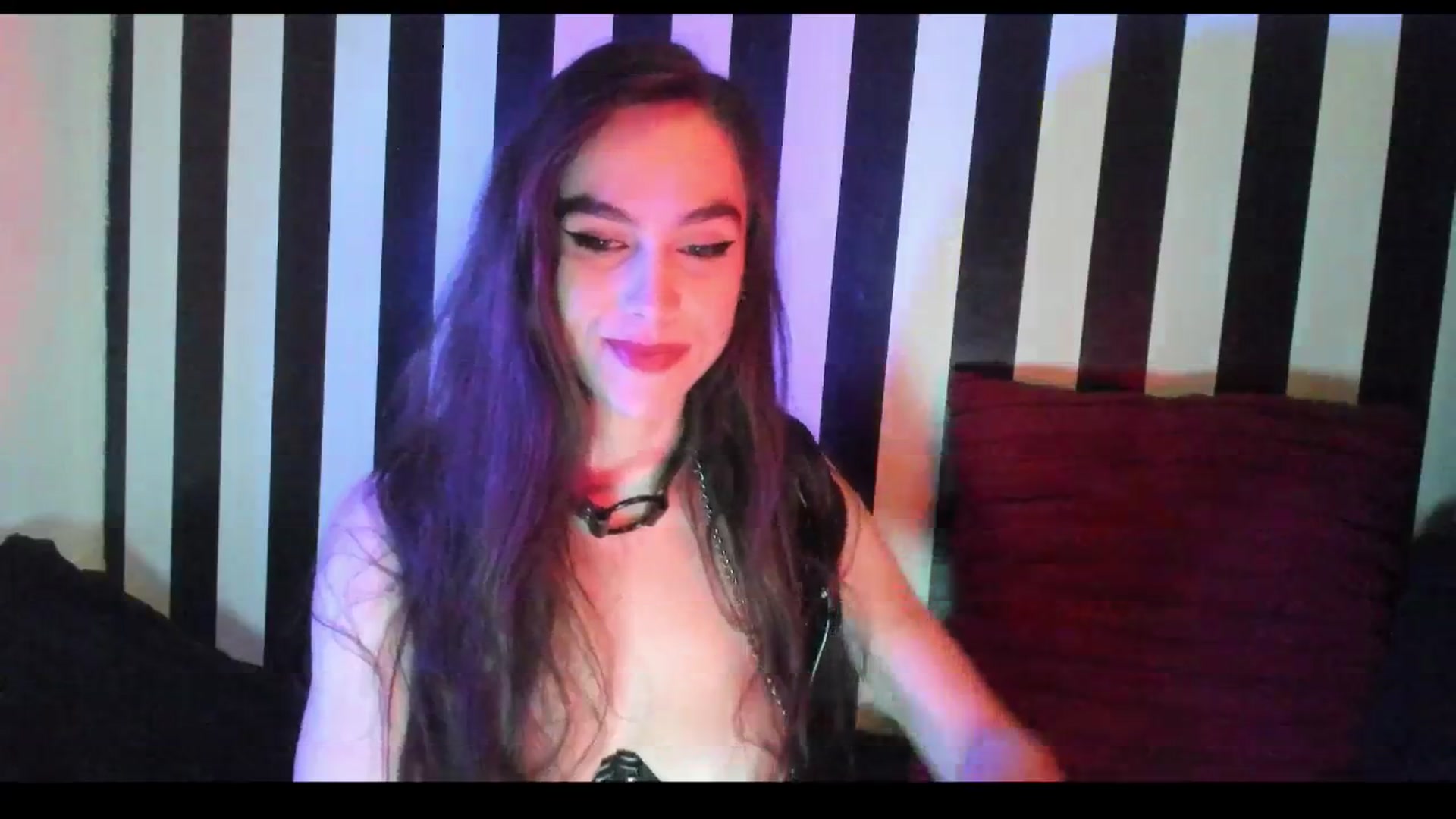 Gallery image thumbnail from NightEmira's myfreecams stream on, 08/25/2025, 02:43 image 2 of 20