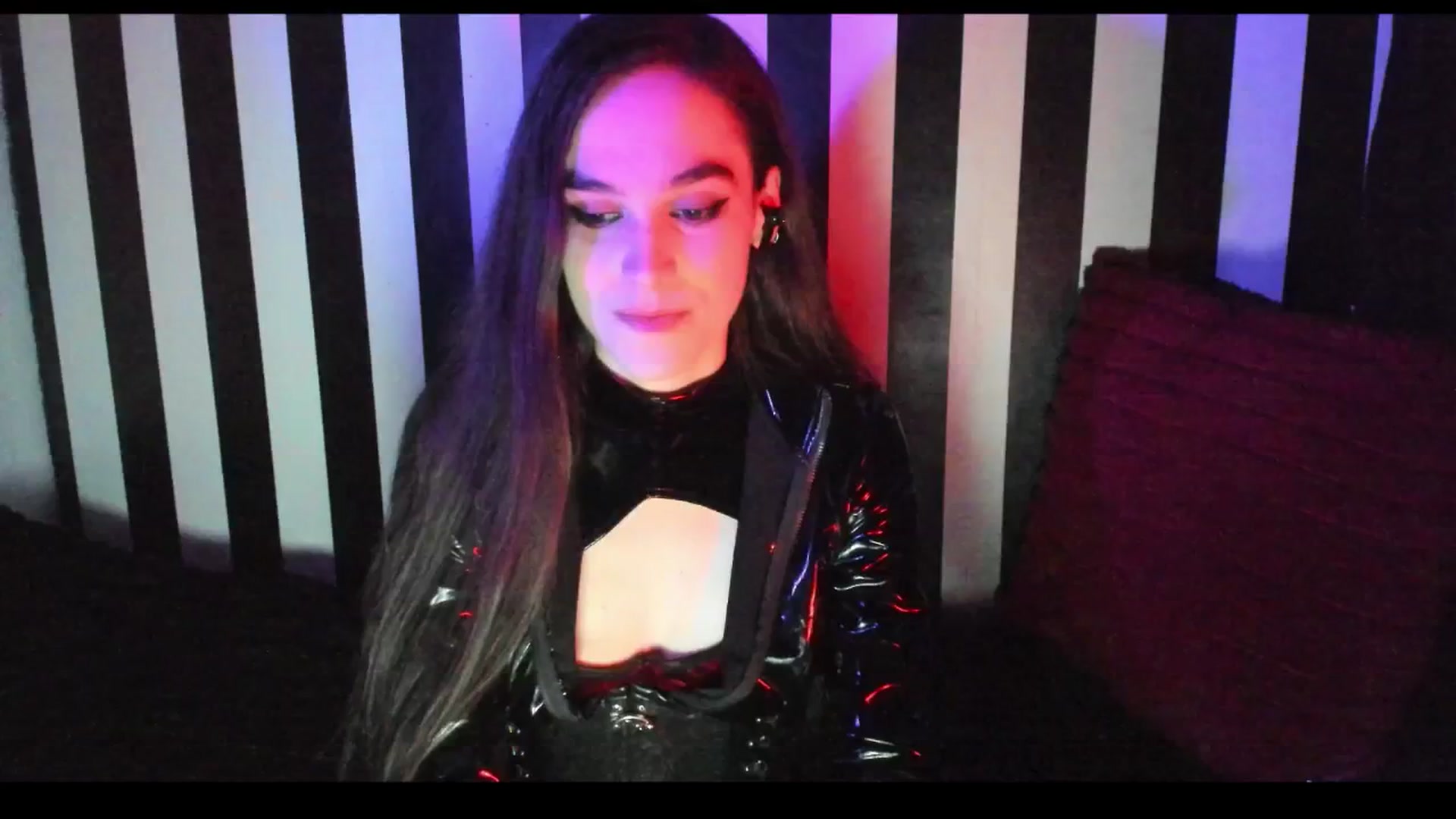 Gallery image thumbnail from NightEmira's myfreecams stream on, 09/10/2025, 06:10 image 15 of 20