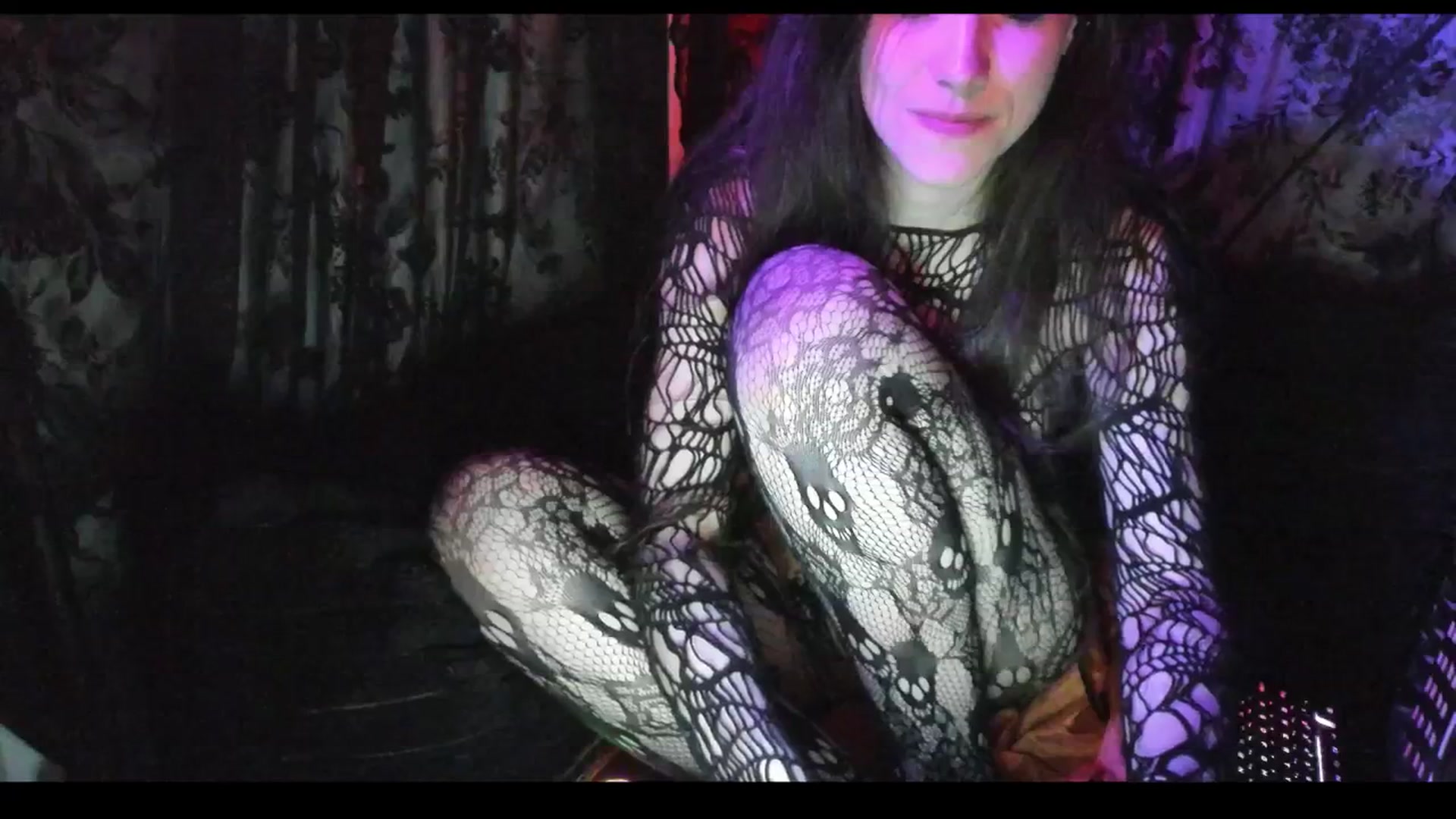 Gallery image thumbnail from NightEmira's myfreecams stream on, 10/25/2025, 07:50 image 14 of 20