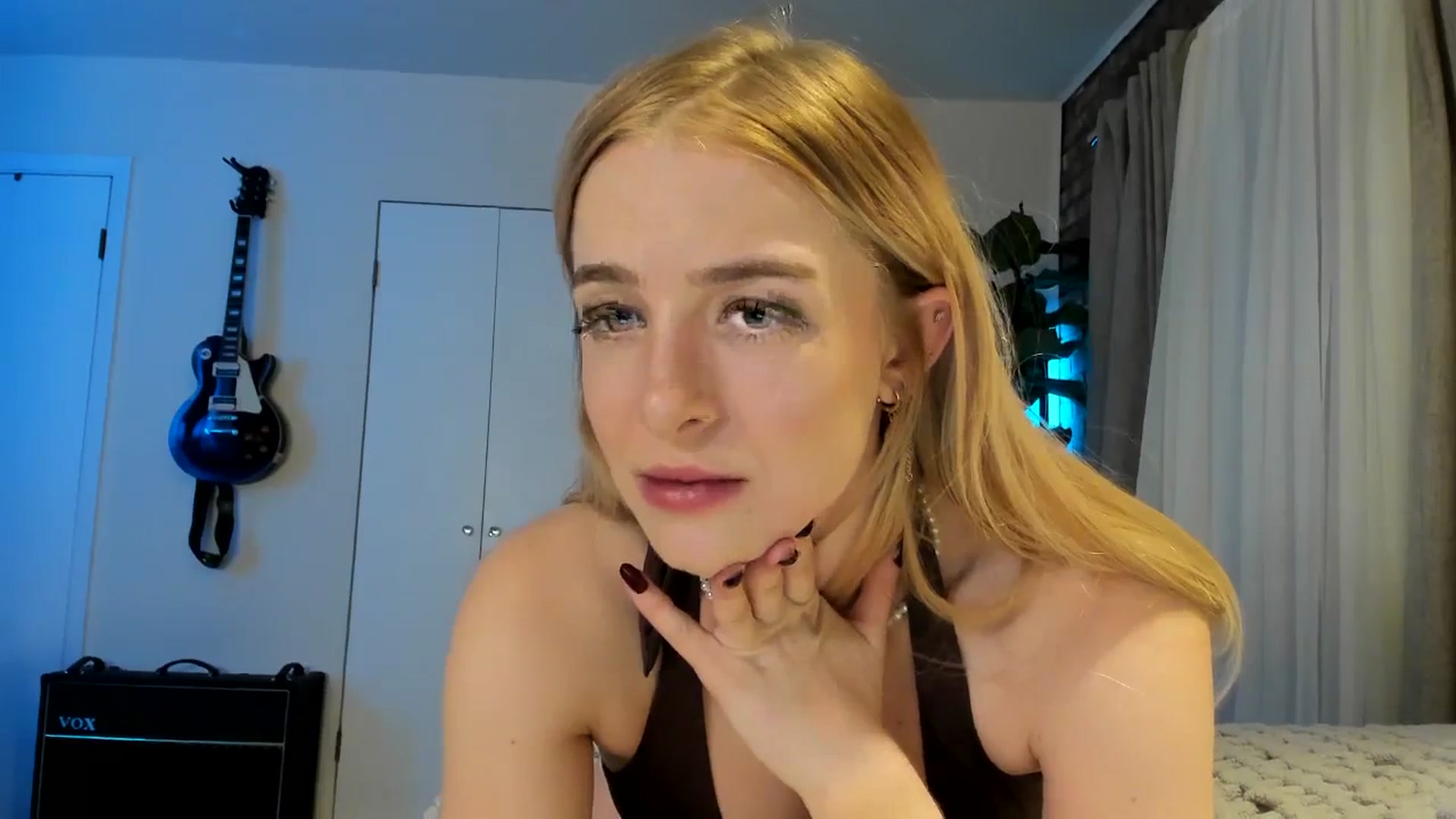 Gallery image thumbnail from NightSky's myfreecams stream on, 12/02/2023, 05:36 image 14 of 20