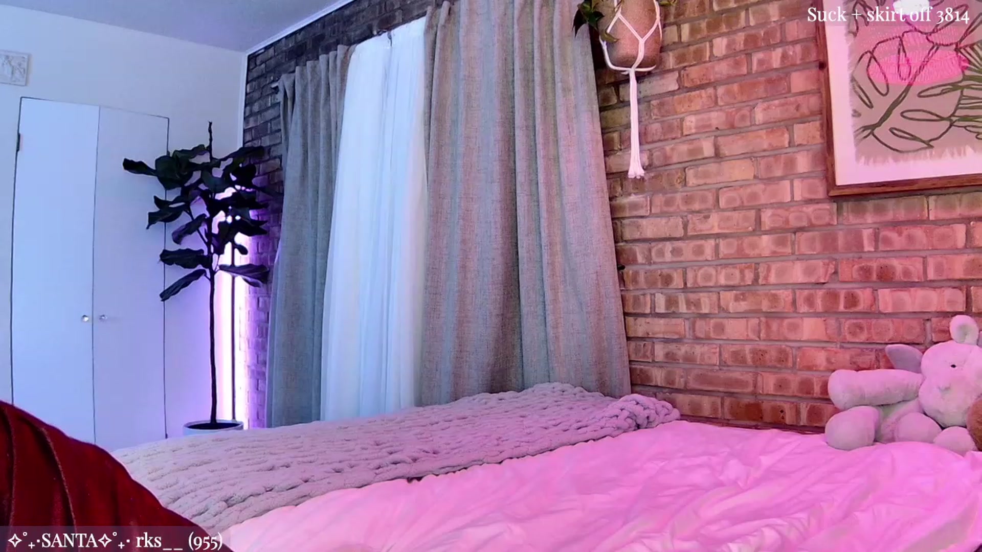Gallery image thumbnail from NightSky's myfreecams stream on, 12/23/2023, 07:32 image 6 of 20