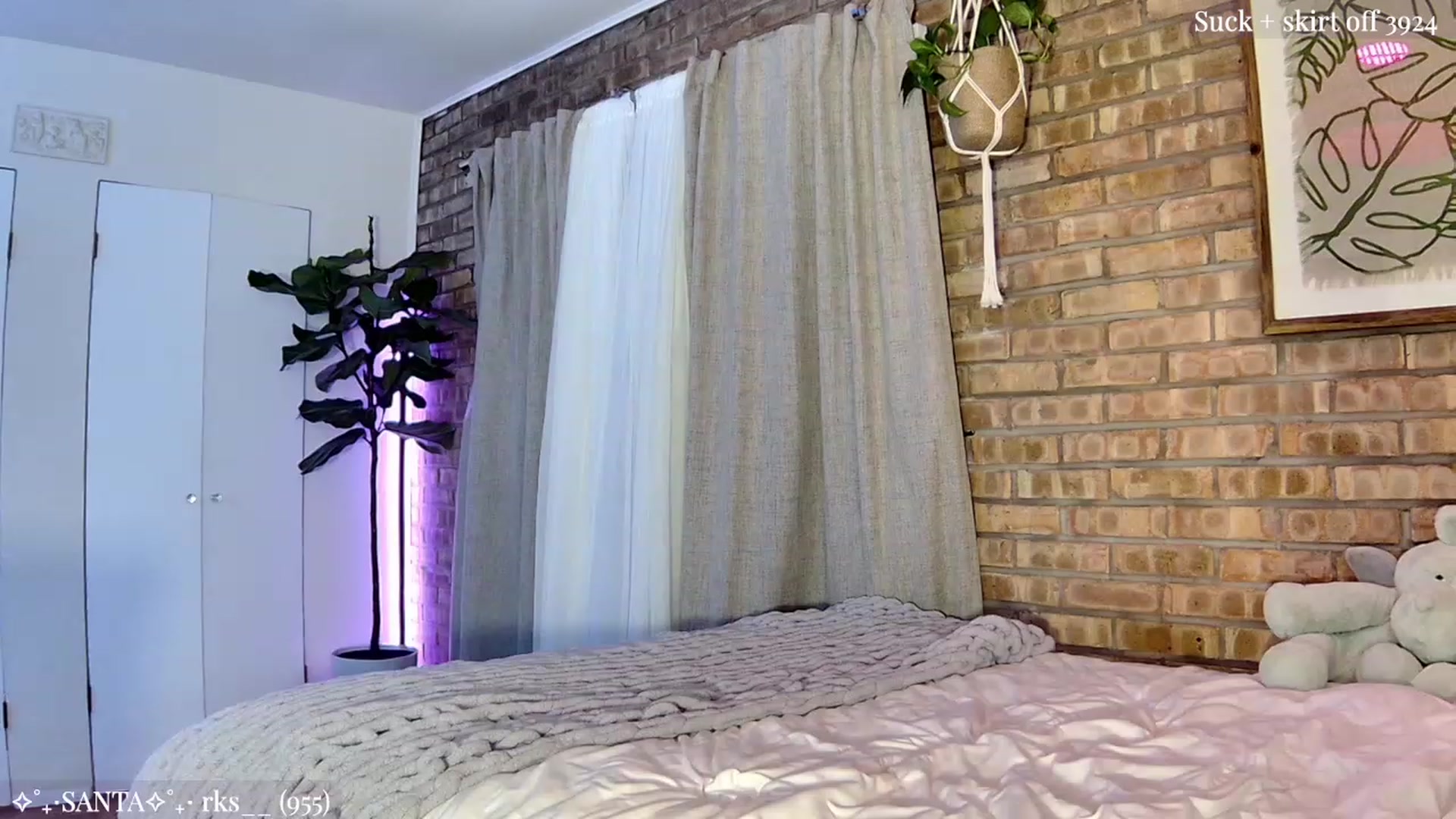 Gallery image thumbnail from NightSky's myfreecams stream on, 12/23/2023, 07:32 image 4 of 20
