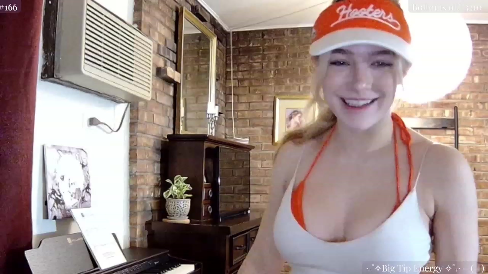 Gallery image thumbnail from NightSky's myfreecams stream on, 01/09/2024, 03:01 image 9 of 20