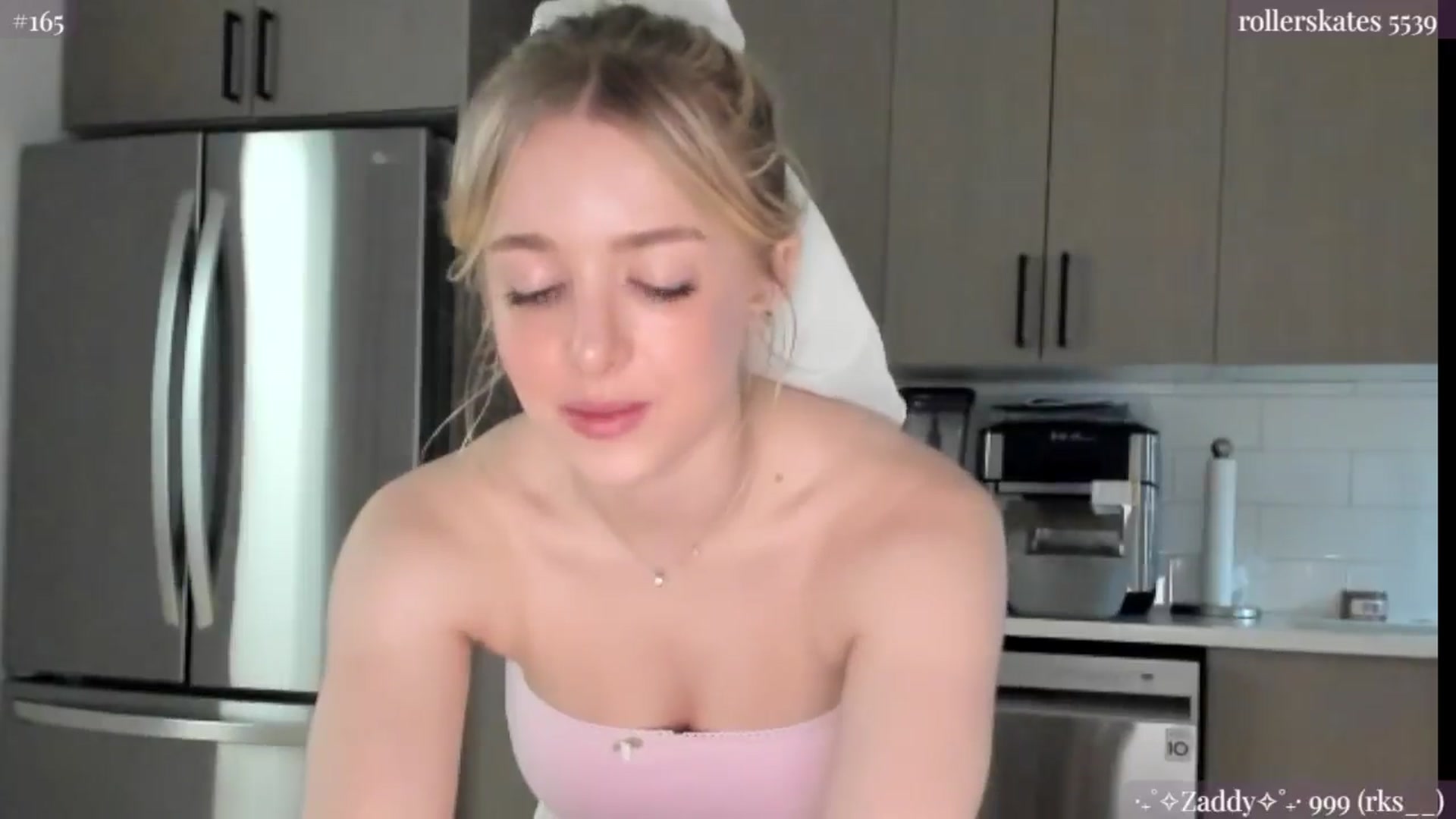 Gallery image thumbnail from NightSky's myfreecams stream on, 06/22/2024, 24:38 image 17 of 20