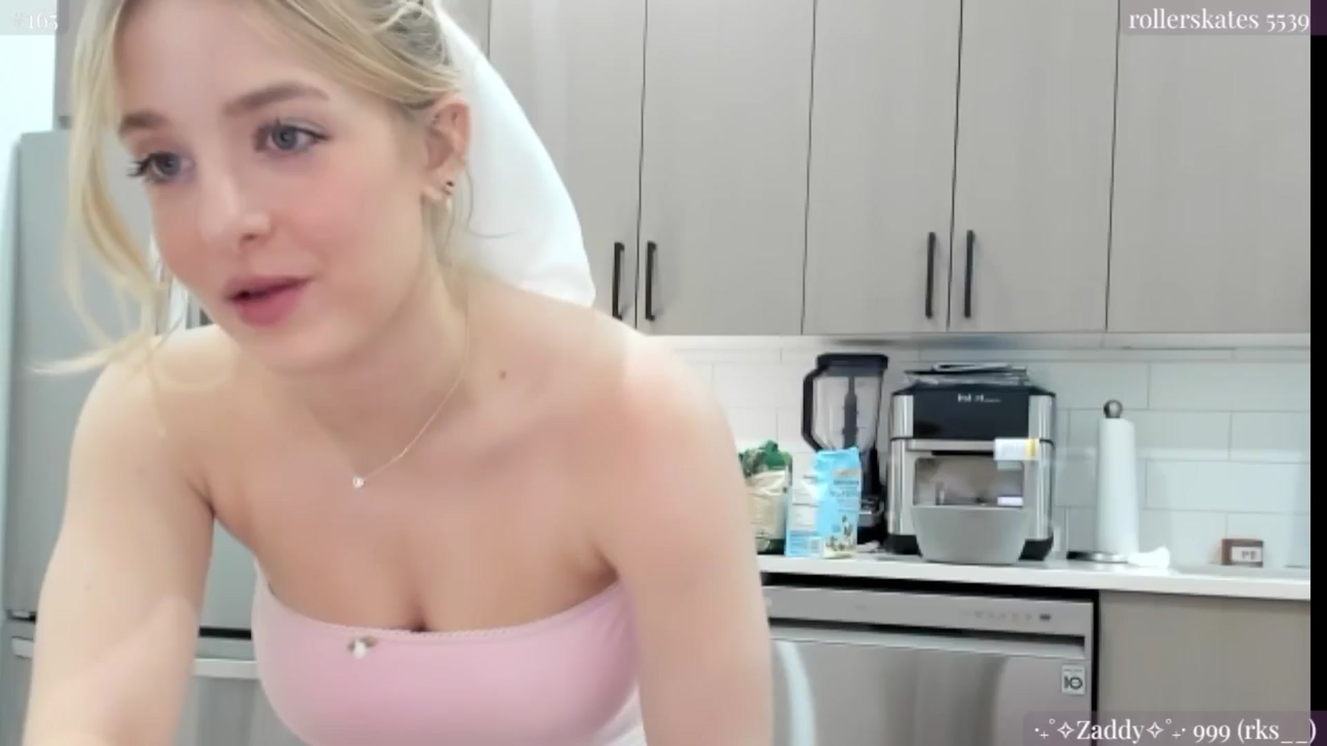 Gallery image thumbnail from NightSky's myfreecams stream on, 06/22/2024, 24:38 image 1 of 20