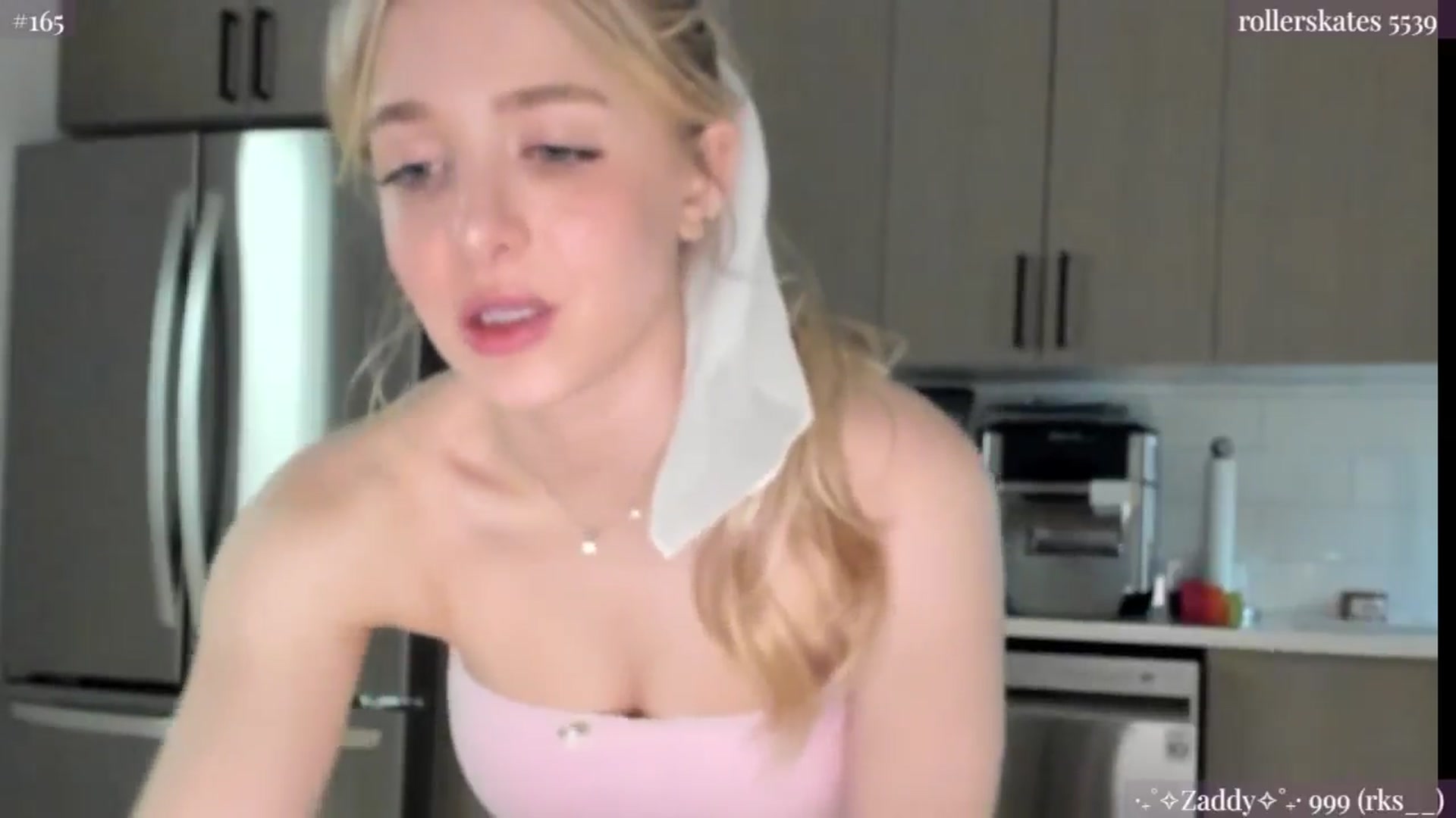 Gallery image thumbnail from NightSky's myfreecams stream on, 06/22/2024, 24:38 image 15 of 20