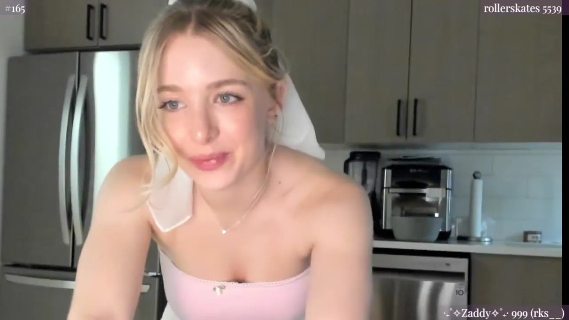 Gallery image thumbnail from NightSky's myfreecams stream on, 06/22/2024, 24:38 image 8 of 20