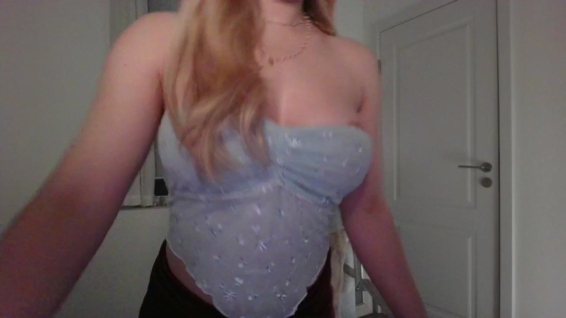 Gallery image thumbnail from NightSky's myfreecams stream on, 07/04/2024, 04:21 image 20 of 20