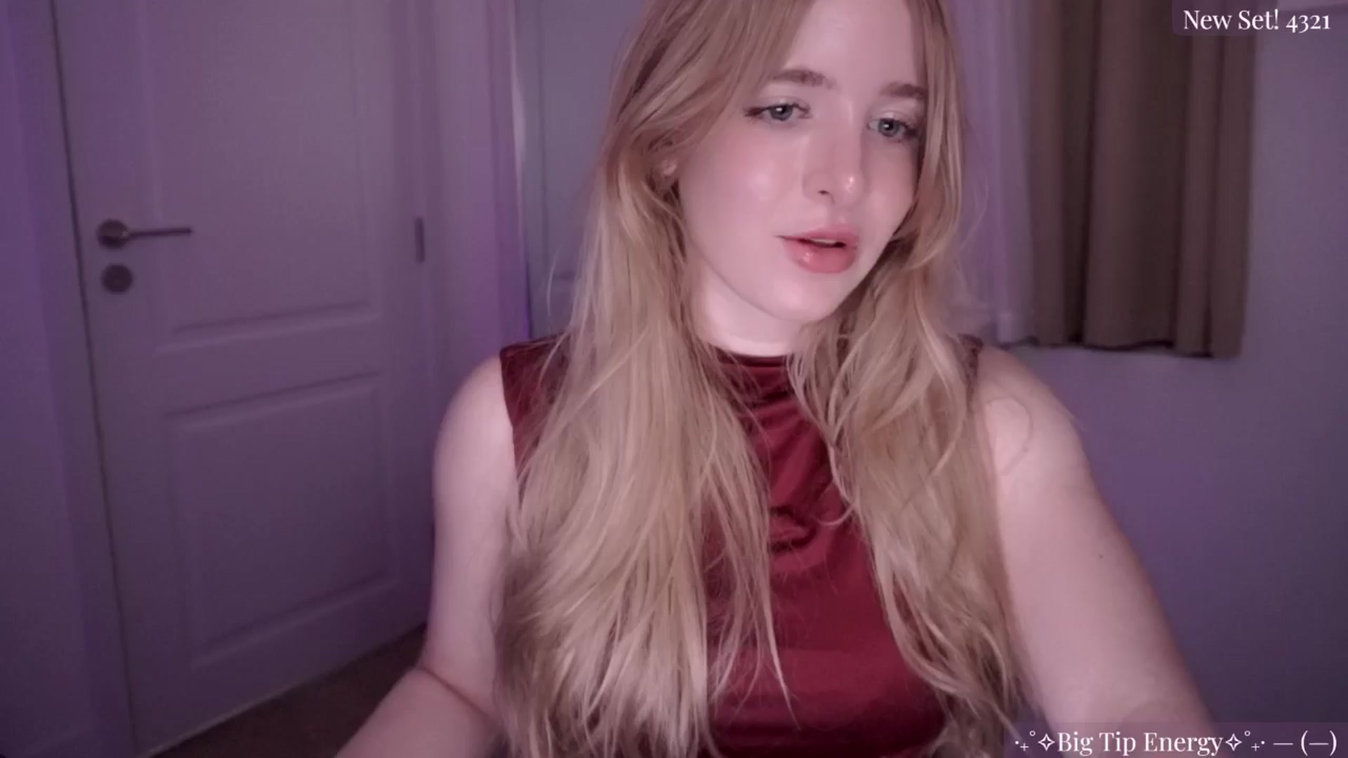 Gallery image thumbnail from NightSky's myfreecams stream on, 07/31/2024, 04:44 image 2 of 20