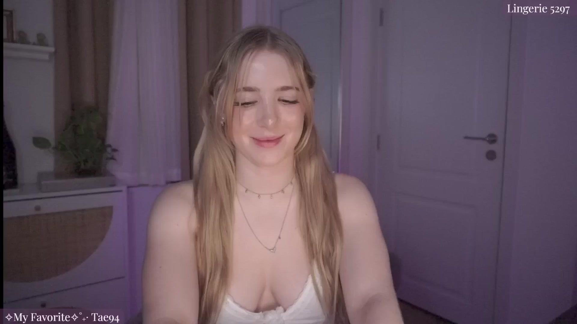 Gallery image thumbnail from NightSky's myfreecams stream on, 08/02/2024, 05:11 image 10 of 20