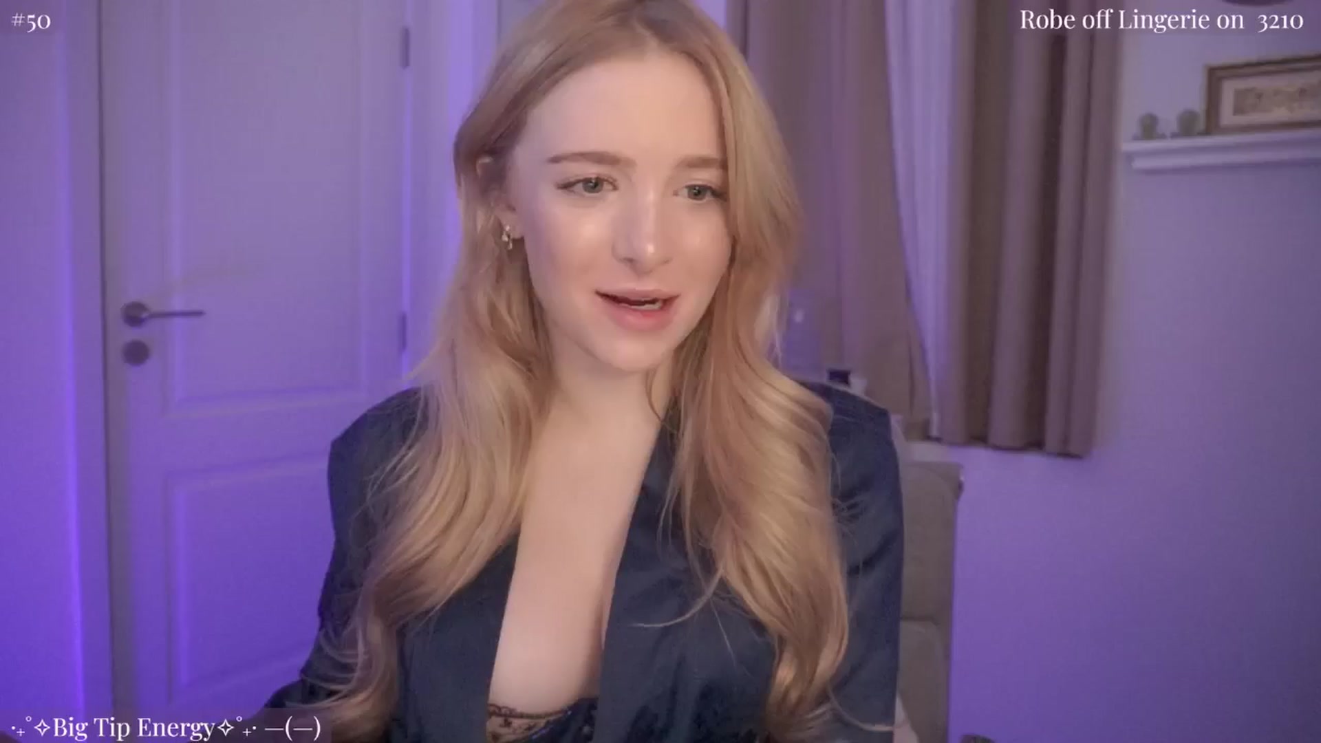 Gallery image thumbnail from NightSky's myfreecams stream on, 08/08/2024, 02:14 image 4 of 20