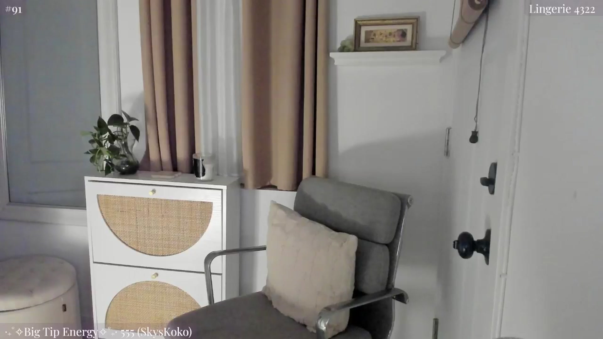 Gallery image thumbnail from NightSky's myfreecams stream on, 09/01/2024, 03:53 image 7 of 20