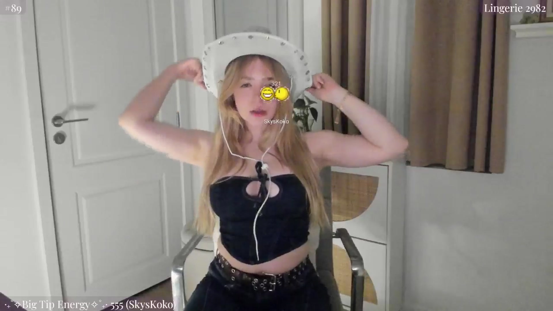 Gallery image thumbnail from NightSky's myfreecams stream on, 09/01/2024, 03:53 image 11 of 20