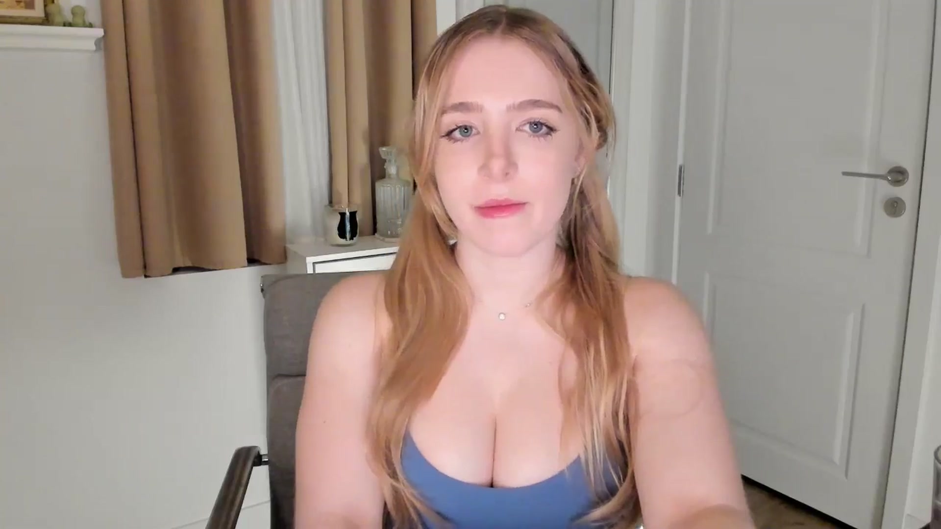 Gallery image thumbnail from NightSky's myfreecams stream on, 09/04/2024, 02:38 image 12 of 20