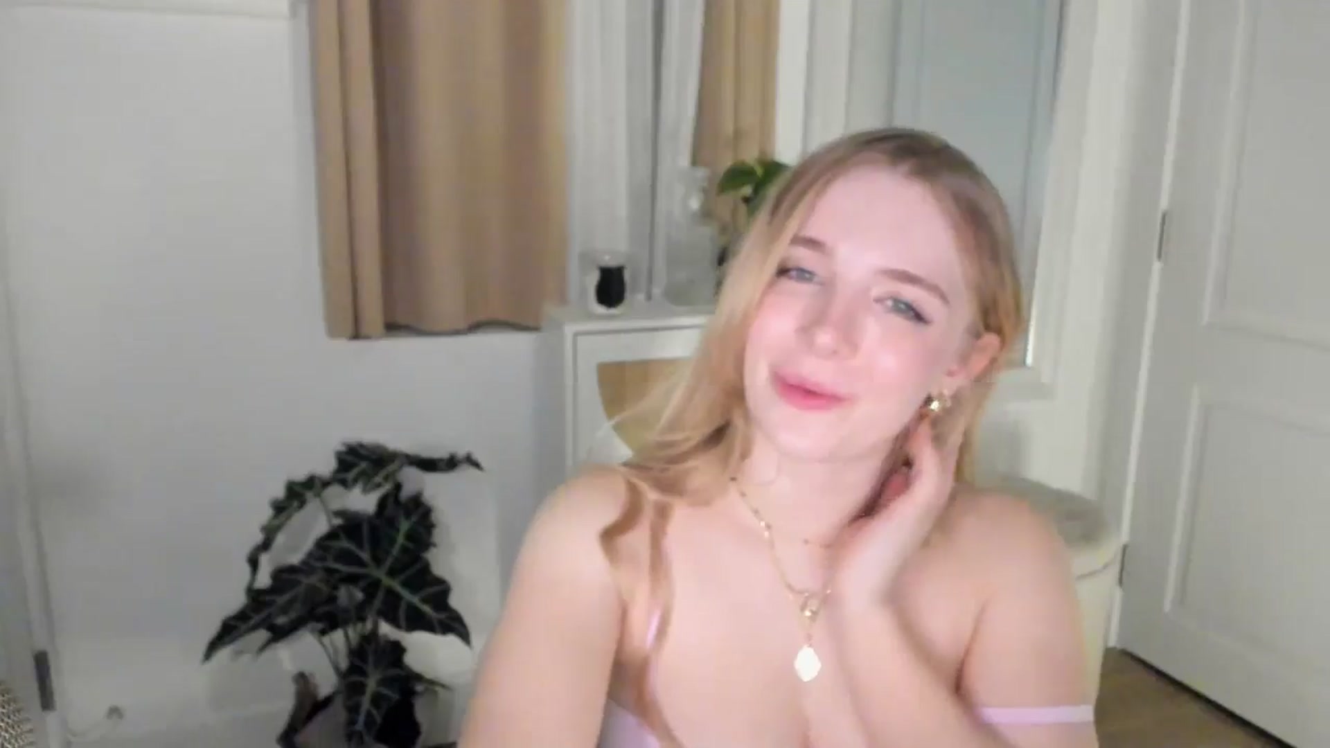 Gallery image thumbnail from NightSky's myfreecams stream on, 09/20/2024, 04:50 image 11 of 20