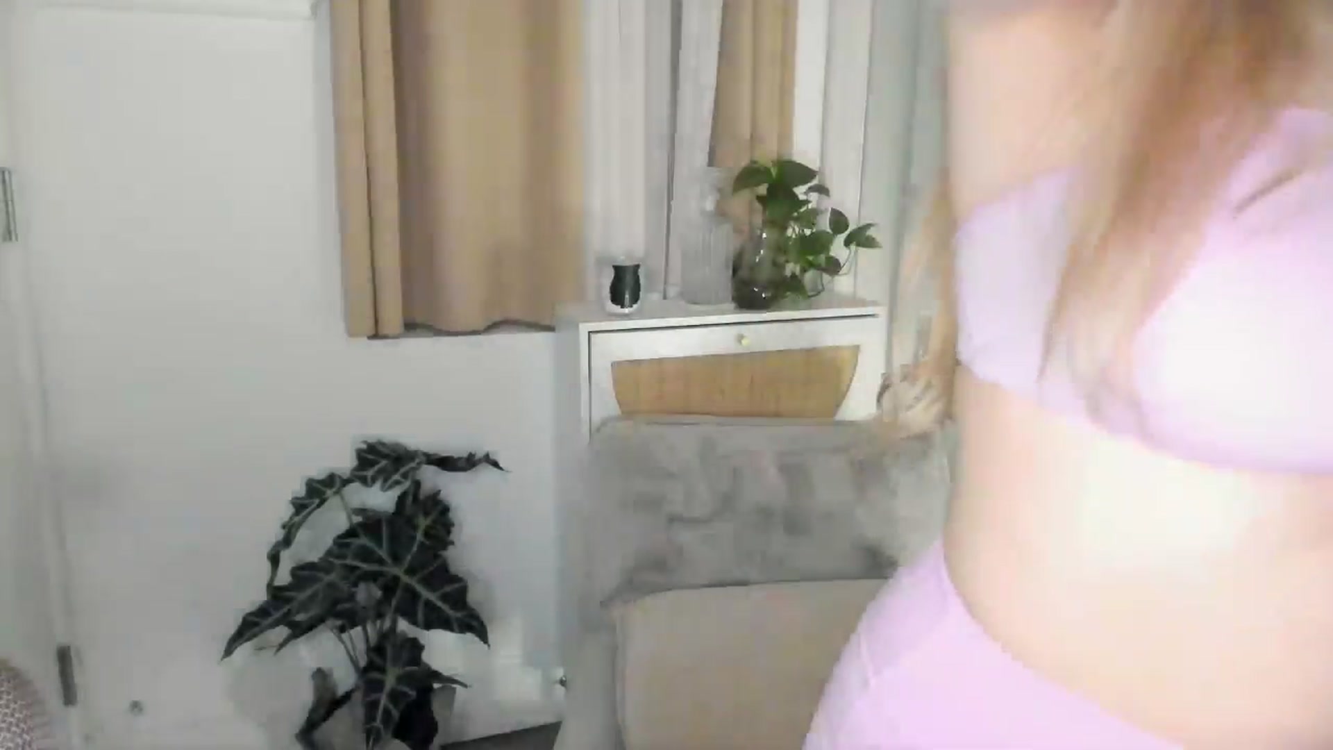 Gallery image thumbnail from NightSky's myfreecams stream on, 09/20/2024, 04:50 image 18 of 20