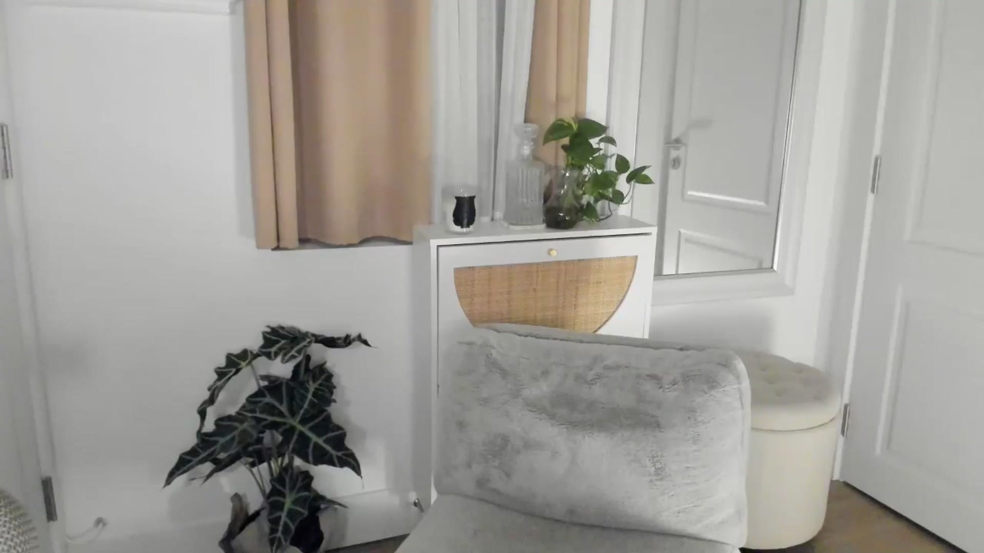 Gallery image thumbnail from NightSky's myfreecams stream on, 09/20/2024, 04:50 image 13 of 20