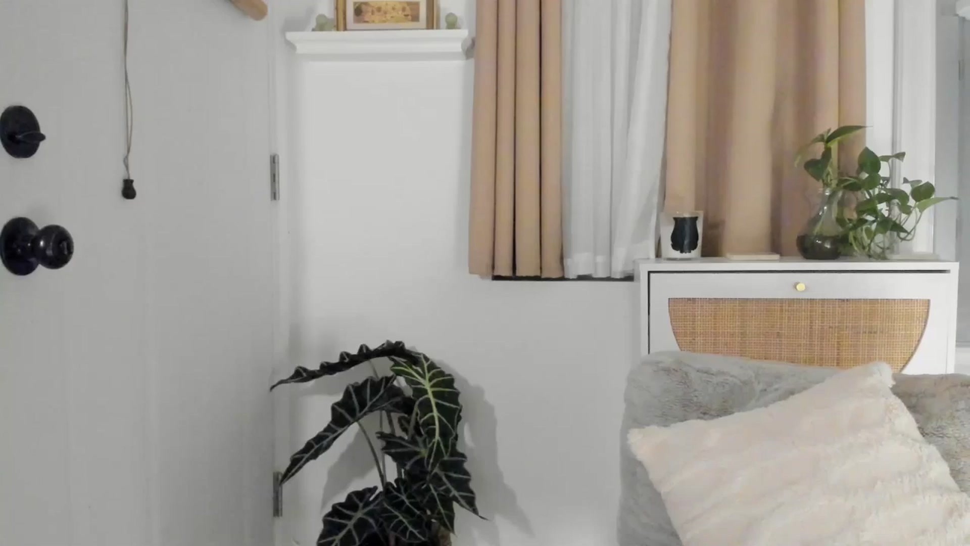 Gallery image thumbnail from NightSky's myfreecams stream on, 09/28/2024, 03:27 image 3 of 20