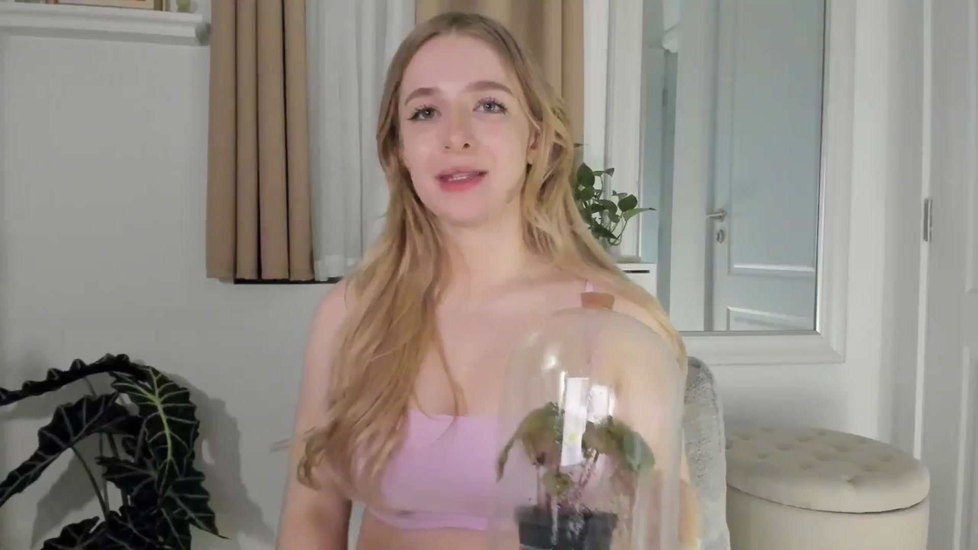 Gallery image thumbnail from NightSky's myfreecams stream on, 09/28/2024, 03:27 image 9 of 20