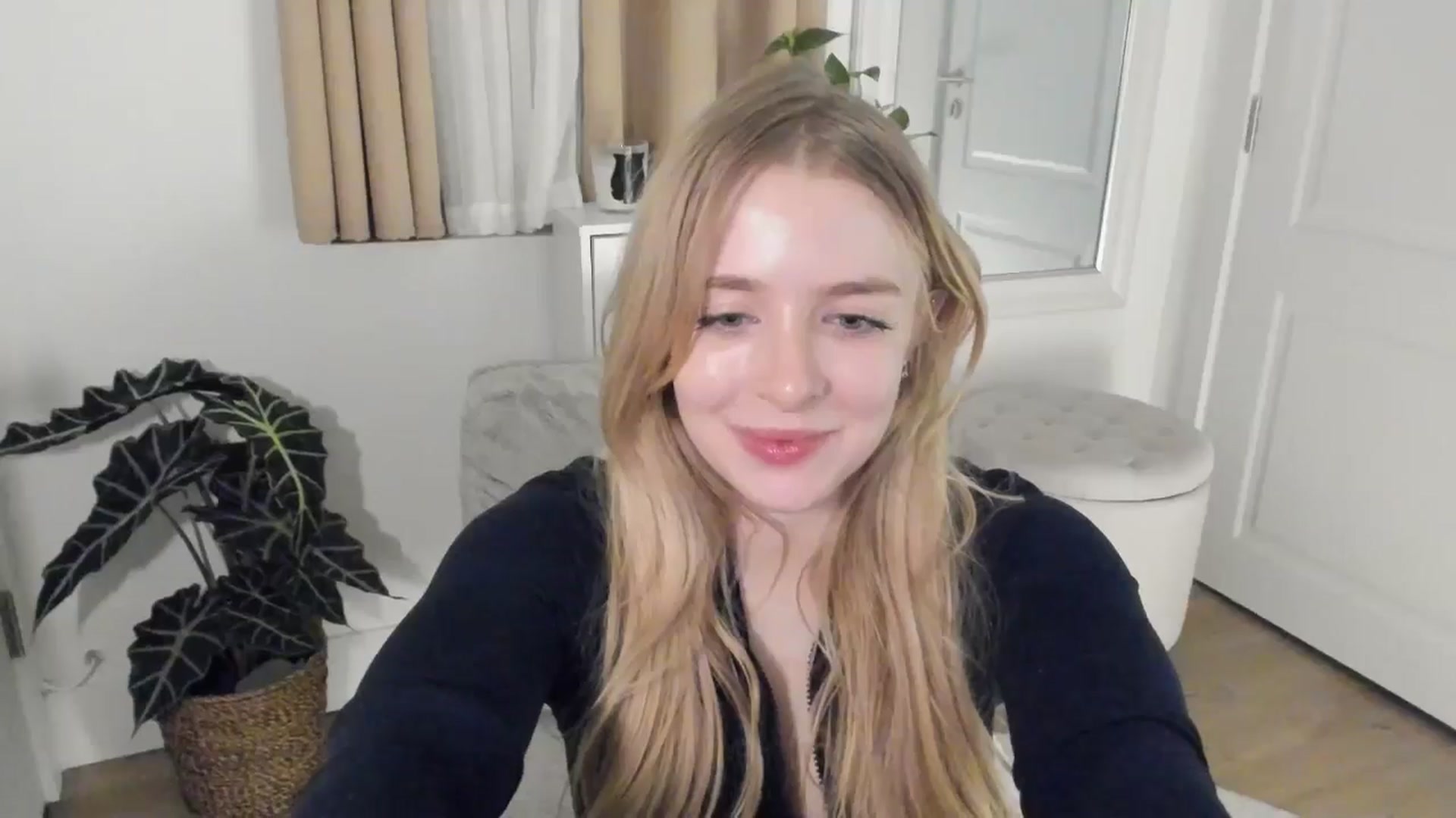 Gallery image thumbnail from NightSky's myfreecams stream on, 09/28/2024, 05:57 image 20 of 20