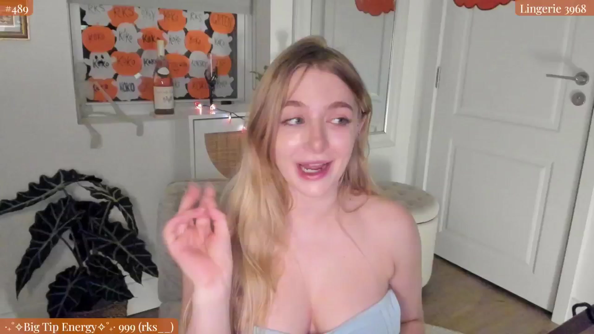Gallery image thumbnail from NightSky's myfreecams stream on, 10/11/2024, 02:21 image 15 of 20
