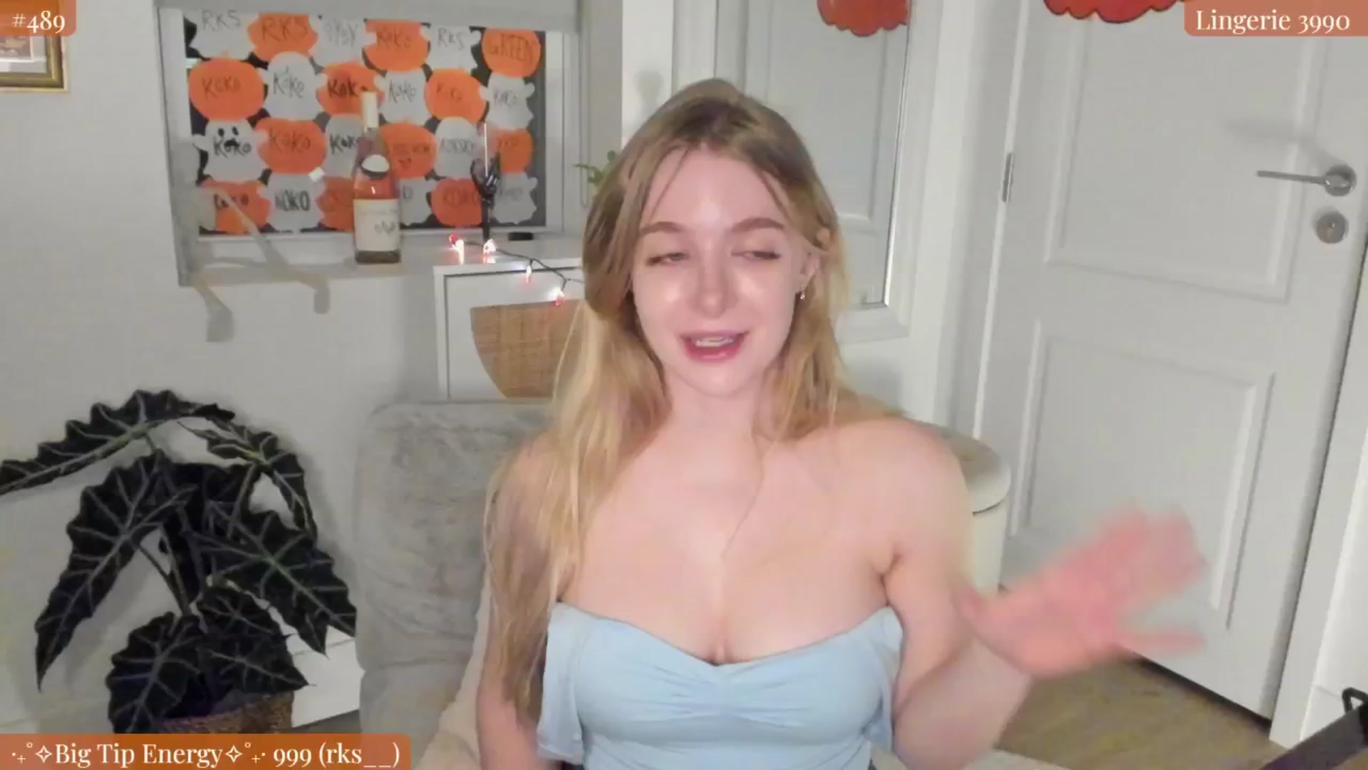 Gallery image thumbnail from NightSky's myfreecams stream on, 10/11/2024, 02:21 image 10 of 20