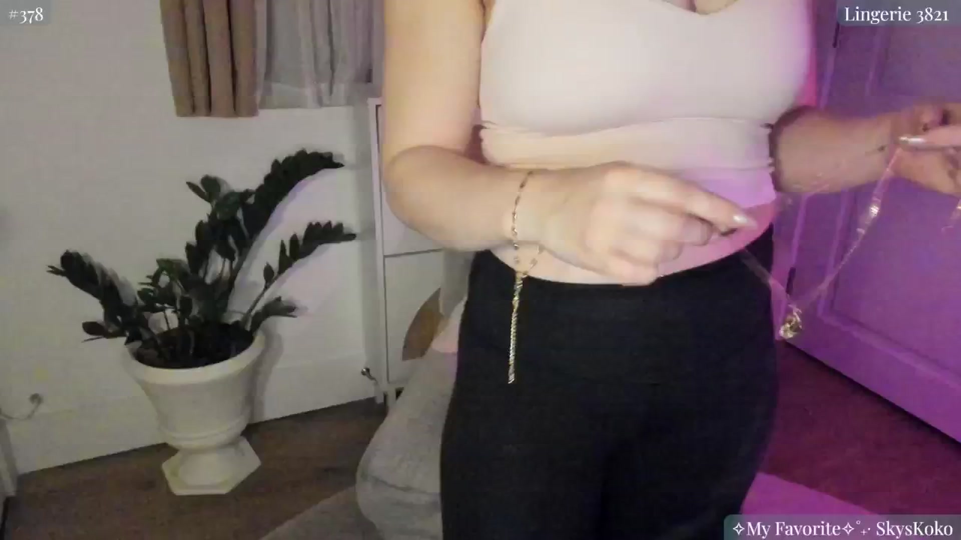 Gallery image thumbnail from NightSky's myfreecams stream on, 11/30/2024, 06:26 image 10 of 20