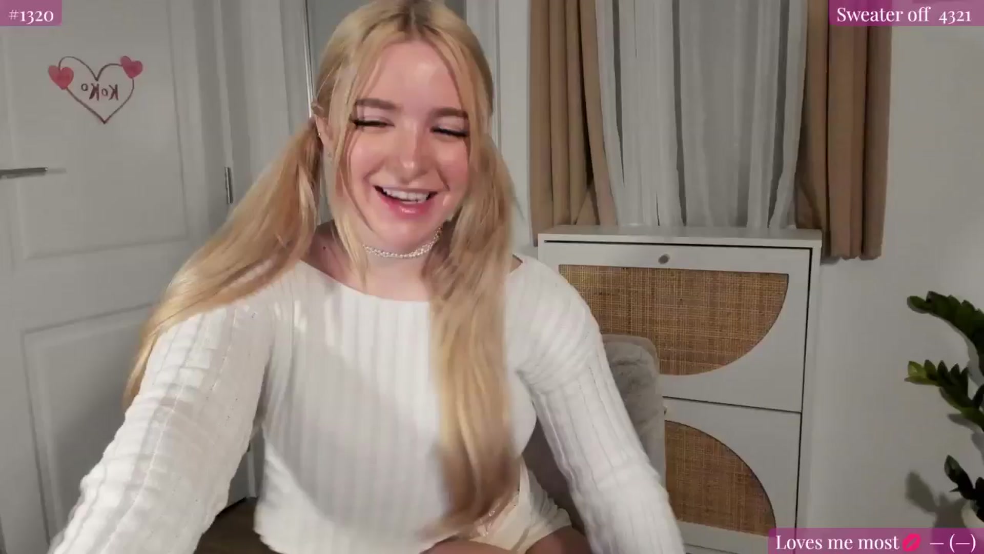 Gallery image thumbnail from NightSky's myfreecams stream on, 02/05/2025, 02:48 image 17 of 20