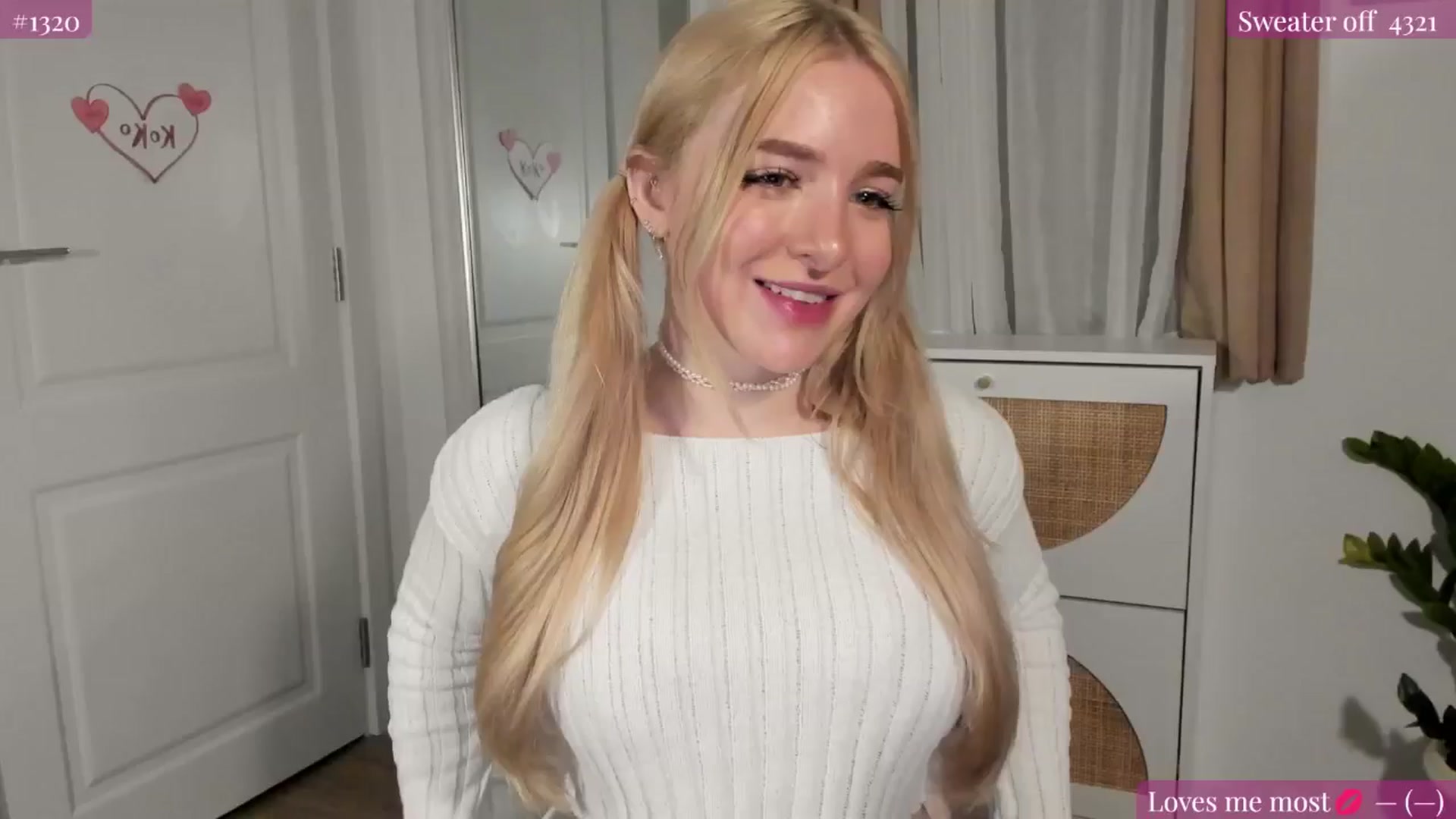 Gallery image thumbnail from NightSky's myfreecams stream on, 02/05/2025, 02:48 image 15 of 20