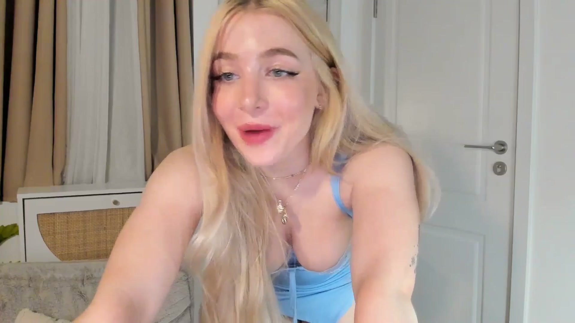Gallery image thumbnail from NightSky's myfreecams stream on, 02/22/2025, 04:49 image 6 of 20
