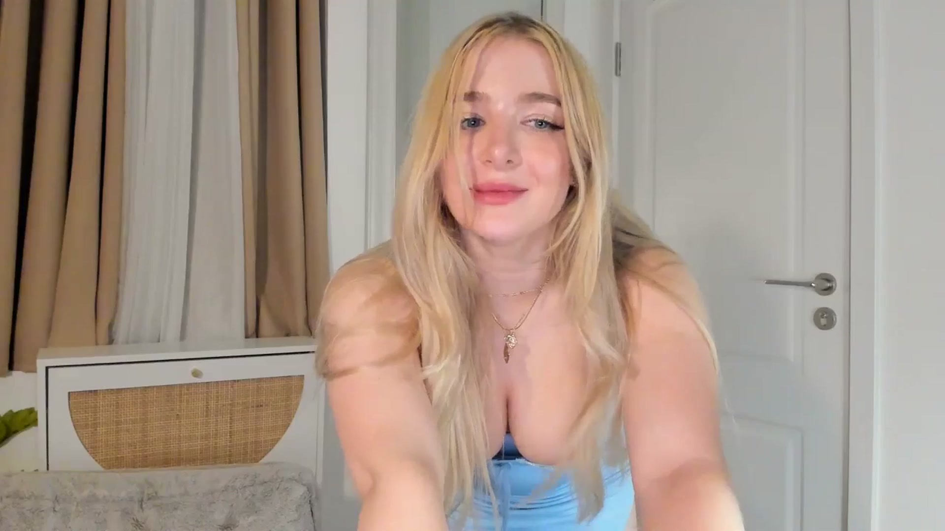 Gallery image thumbnail from NightSky's myfreecams stream on, 02/22/2025, 04:49 image 19 of 20