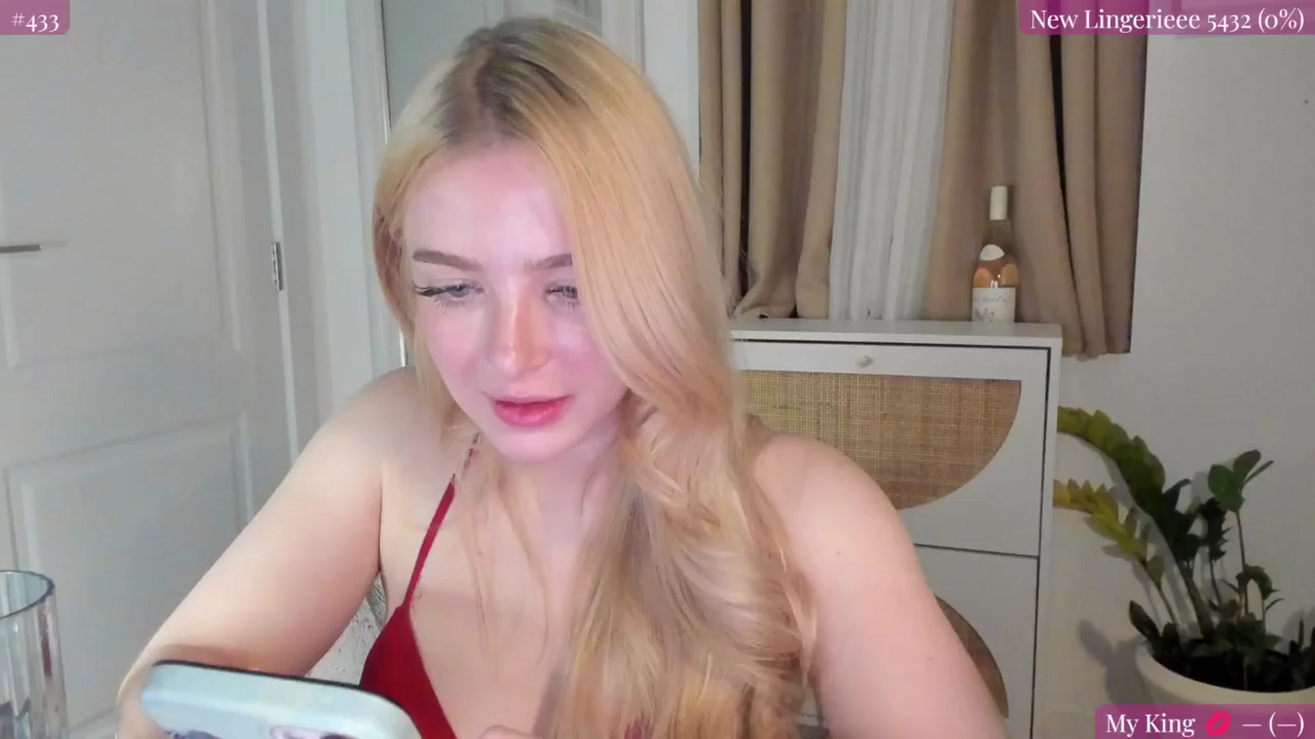 Gallery image thumbnail from NightSky's myfreecams stream on, 03/01/2025, 24:01 image 15 of 20