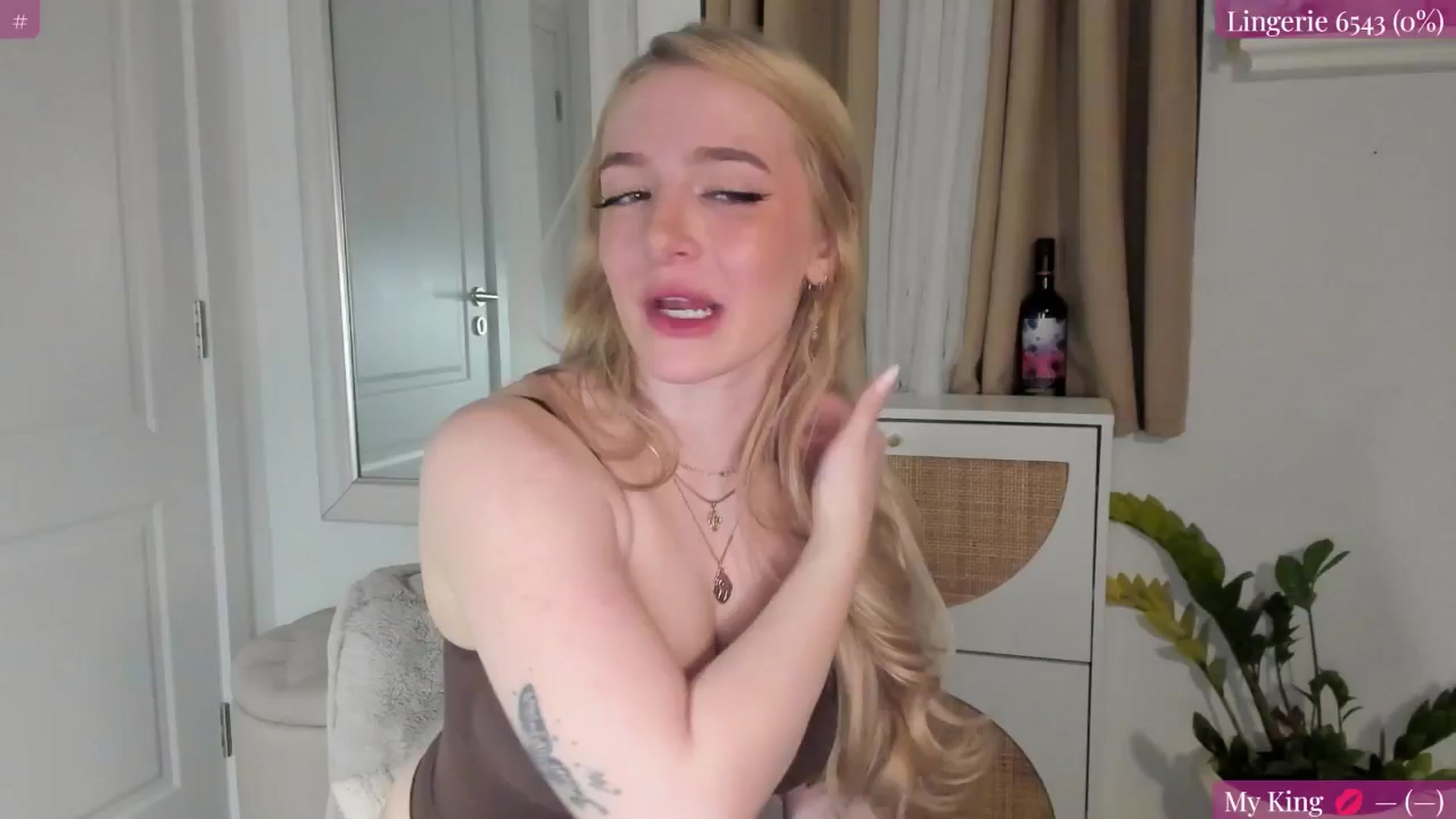 Gallery image thumbnail from NightSky's myfreecams stream on, 03/02/2025, 02:49 image 5 of 20